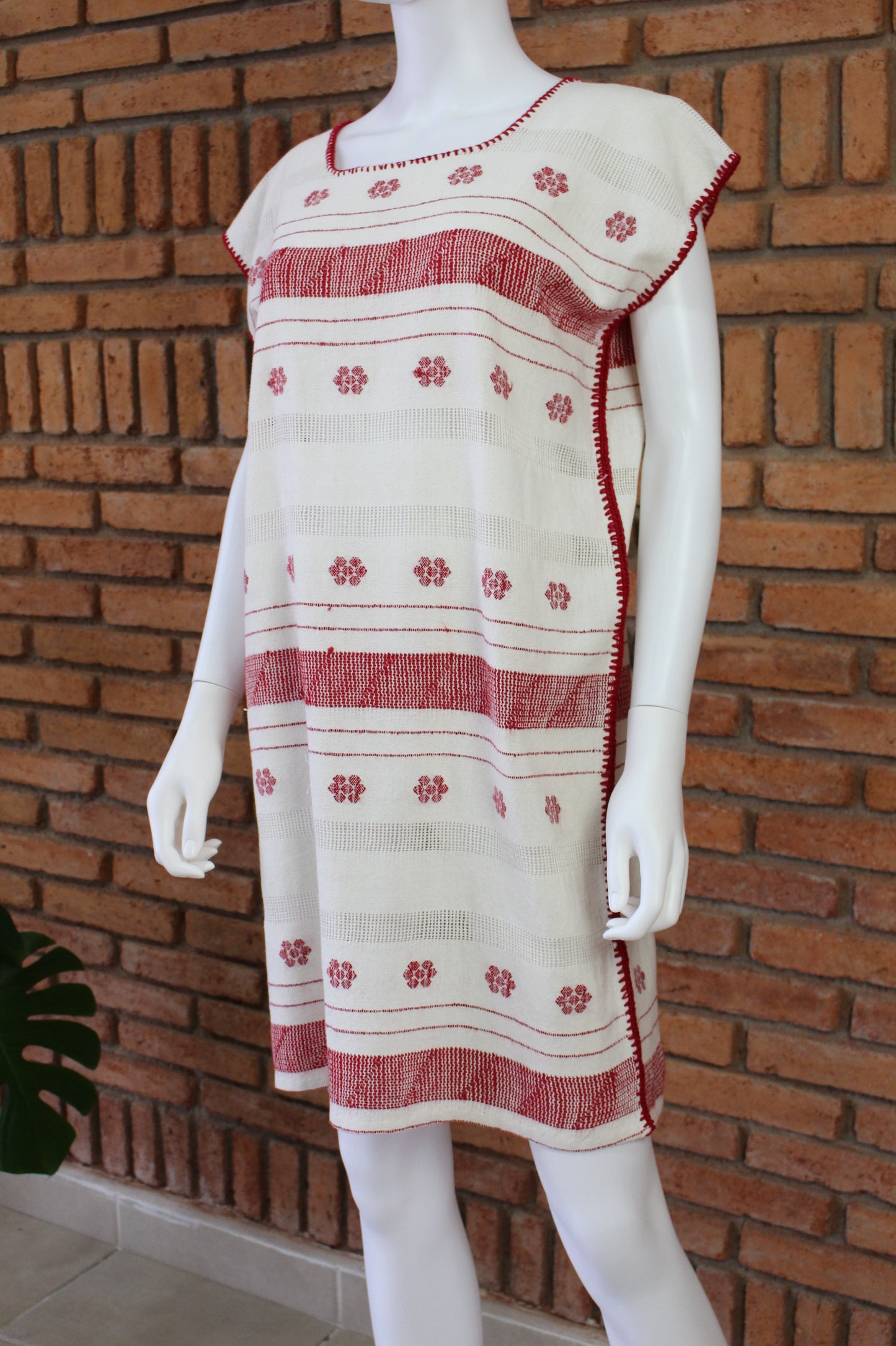 Vestido Hecho a Mano Mod. Amuzgo Brocado Rojo Unitalla.