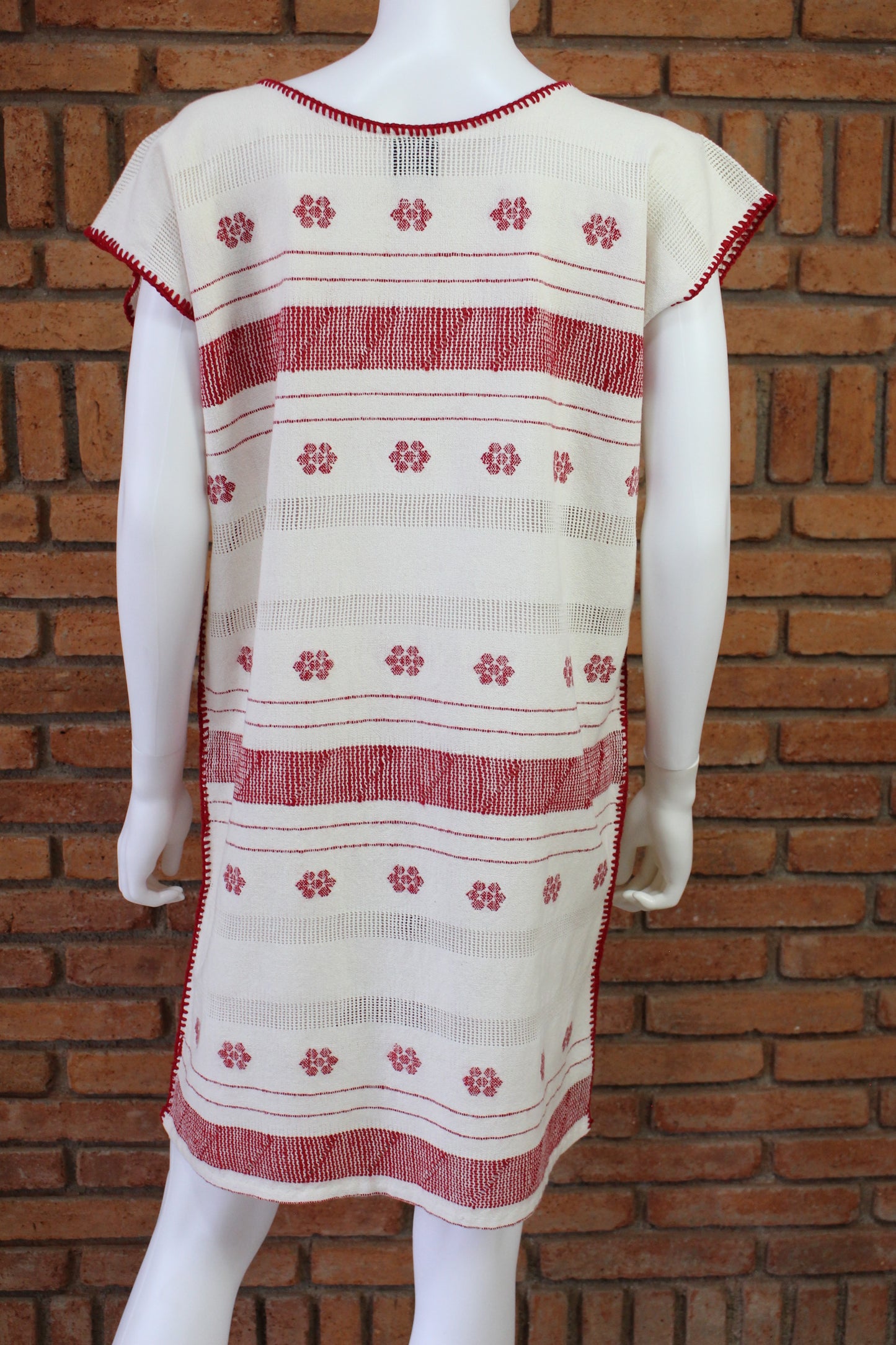 Vestido Hecho a Mano Mod. Amuzgo Brocado Rojo Unitalla.