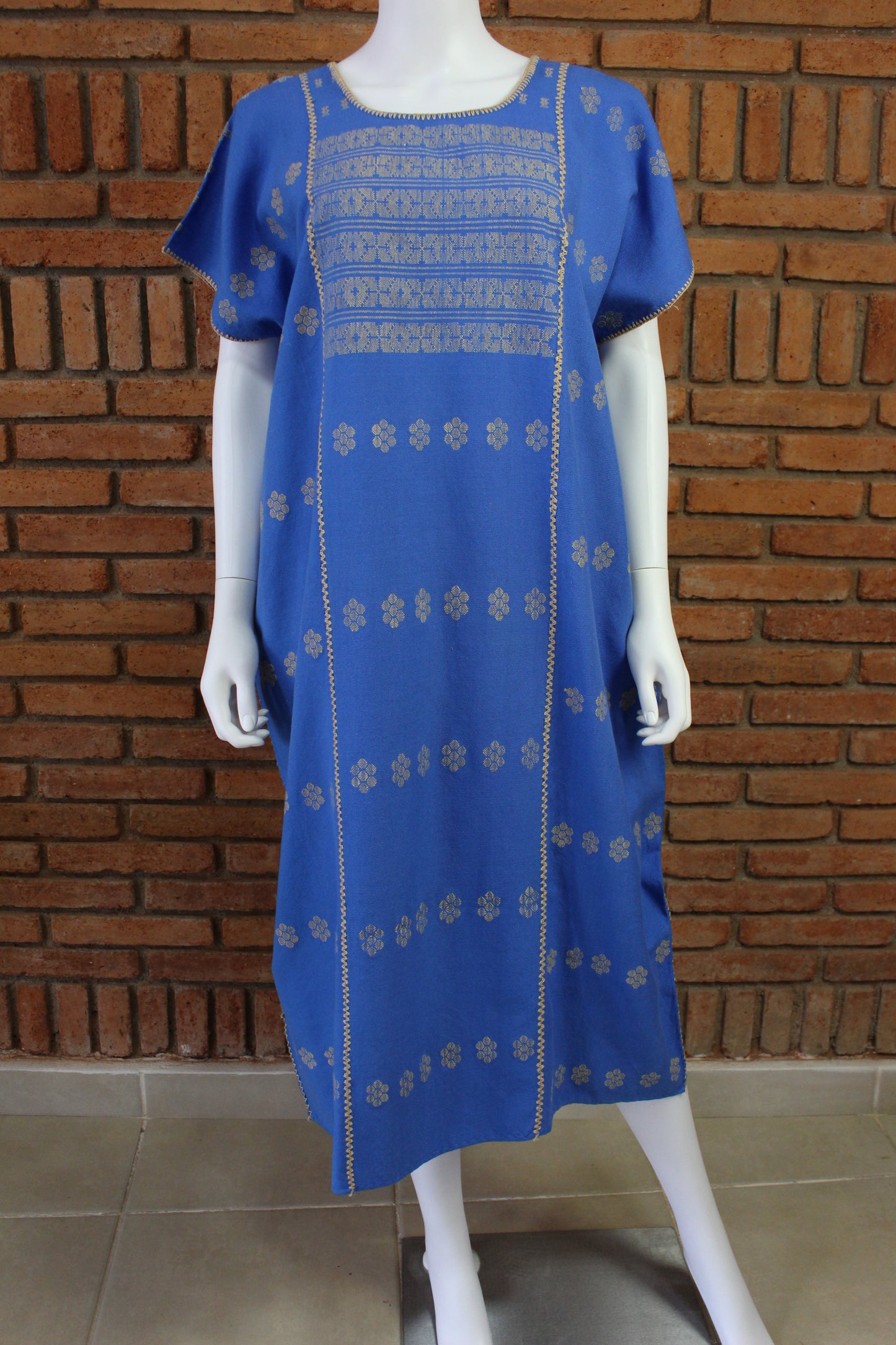 Vestido/Huipil Hecho a Mano Mod. Amuzgo 3 Tiras Azul Rey con brocados Caqui Unitalla.