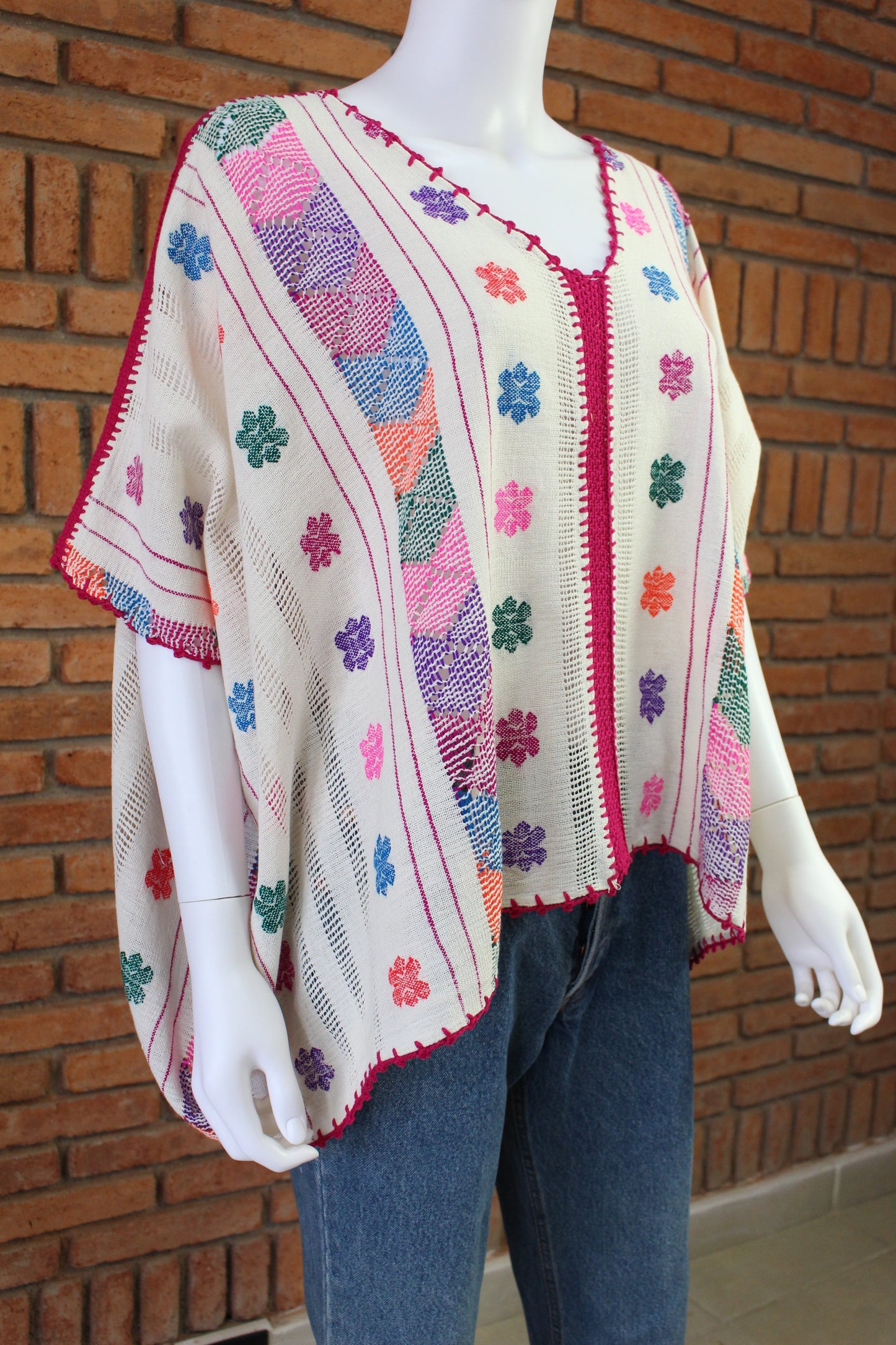 Blusa/Blusón Hecha en Telar Mod. Paloma Beige/Multicolor Unitalla.