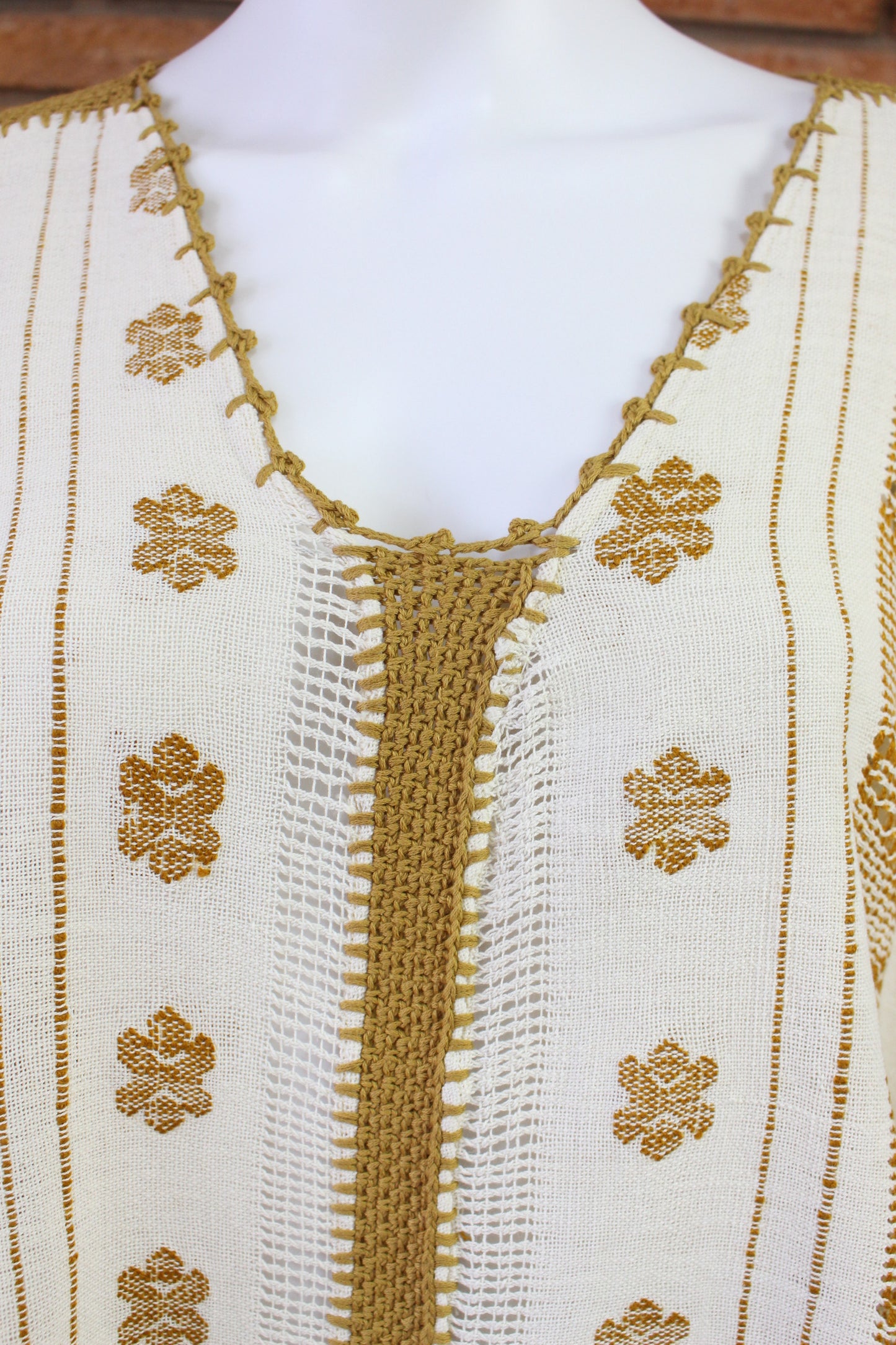 Blusa/Blusón Hecha en Telar Mod. Paloma Beige/Mostaza Unitalla.