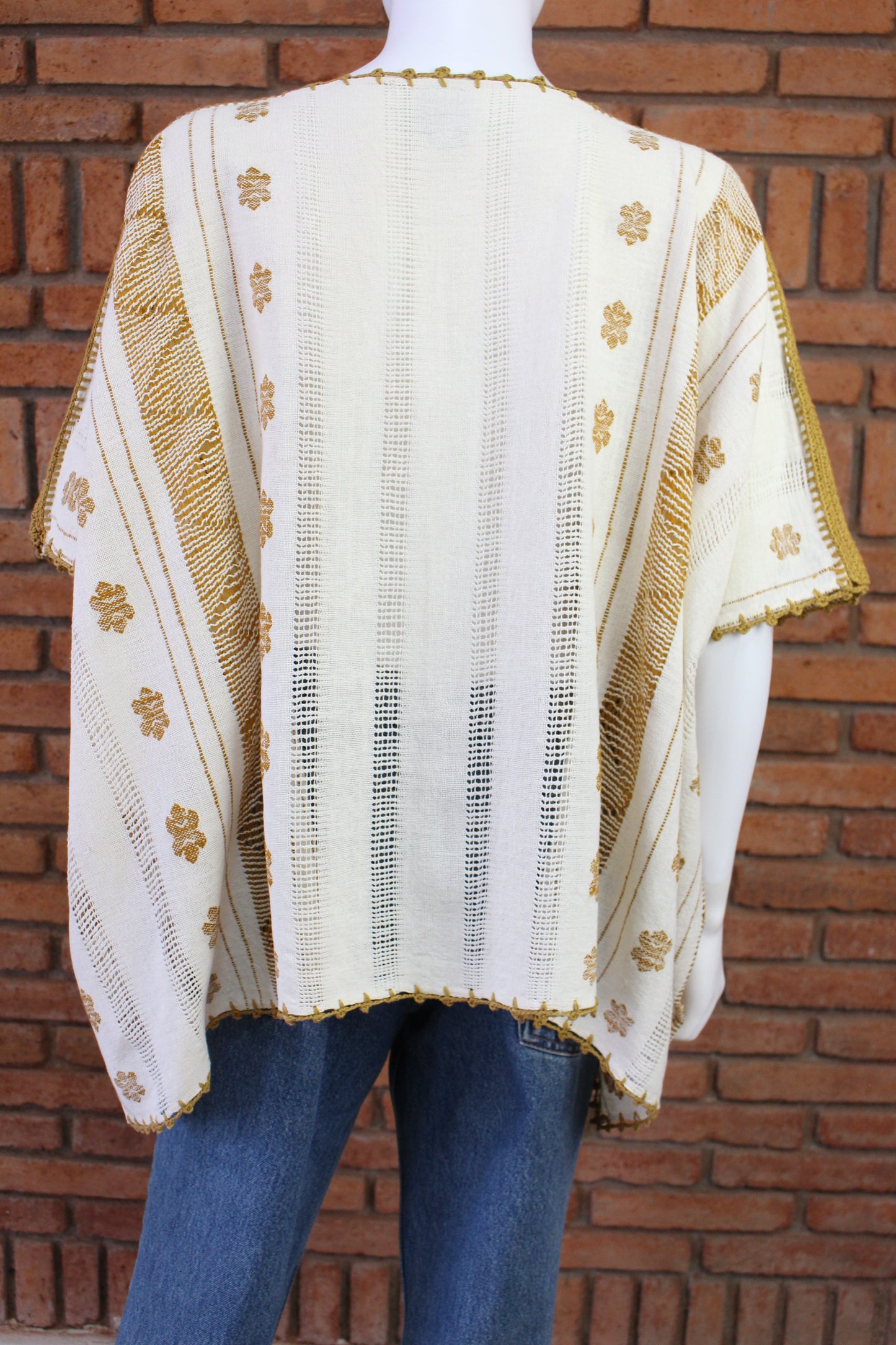 Blusa/Blusón Hecha en Telar Mod. Paloma Beige/Mostaza Unitalla.