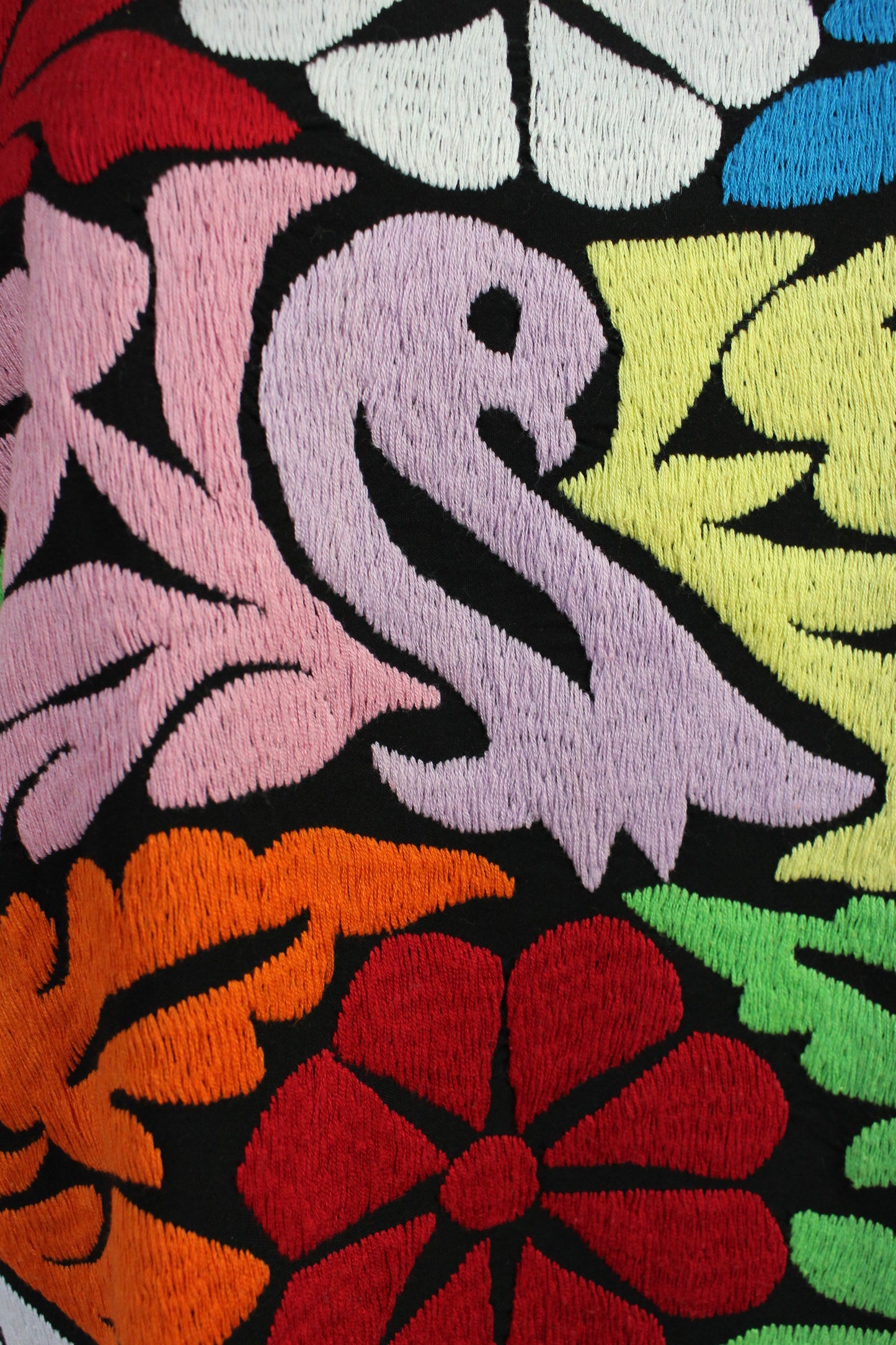 Blusa Bordada a Mano Mod. Jalapa Negro/multicolor 1 Unitalla.