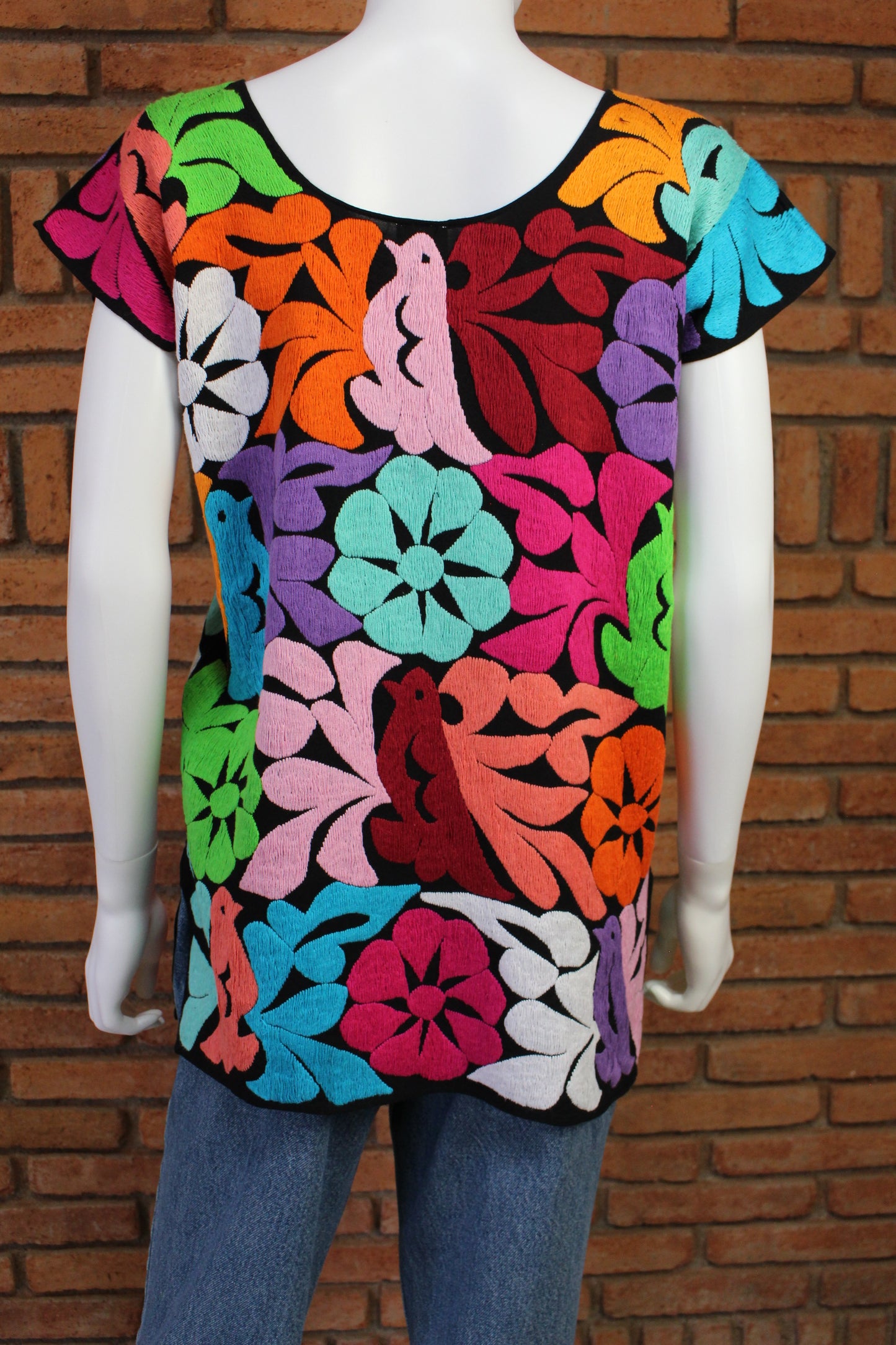 Blusa Bordada a Mano Mod. Jalapa Negro/multicolor 3 Unitalla.