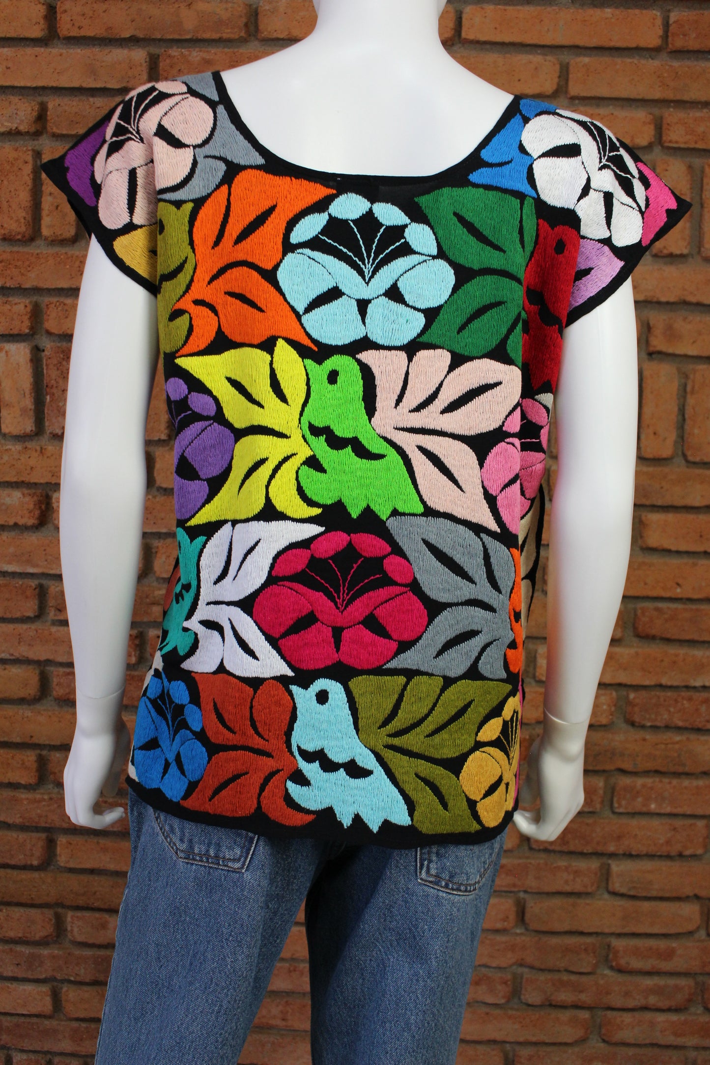Blusa Bordada a Mano Mod. Jalapa Negro/multicolor 2 Unitalla.