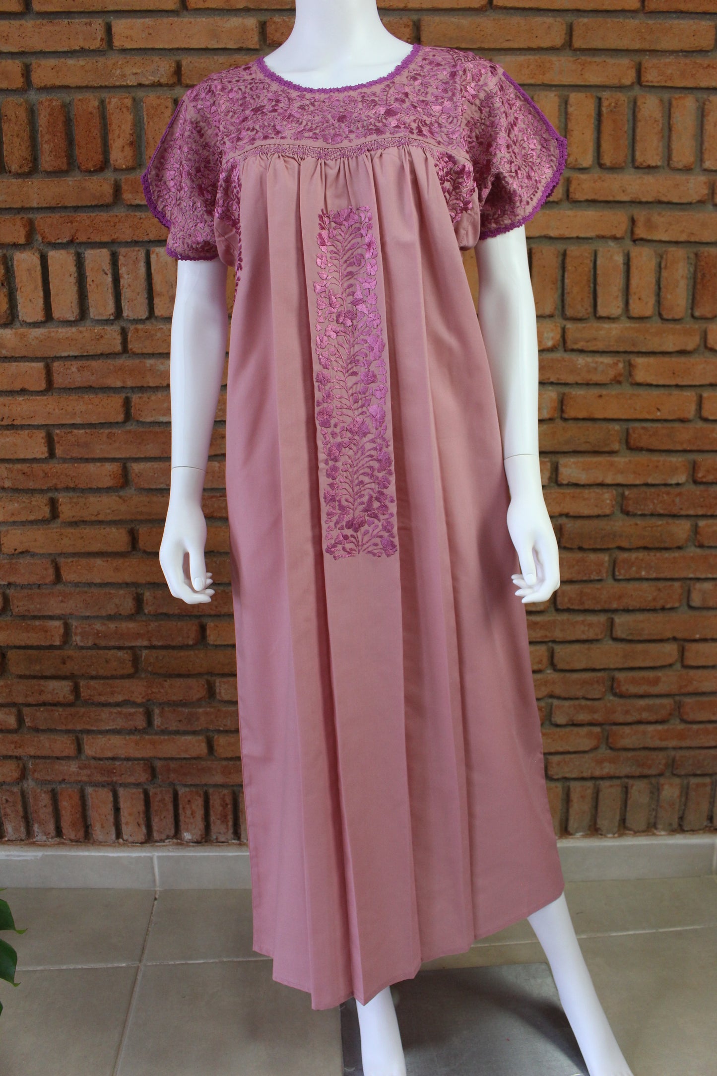 Vestido Bordado a Mano Mod. San Antonino Unitalla. (Diferentes colores)