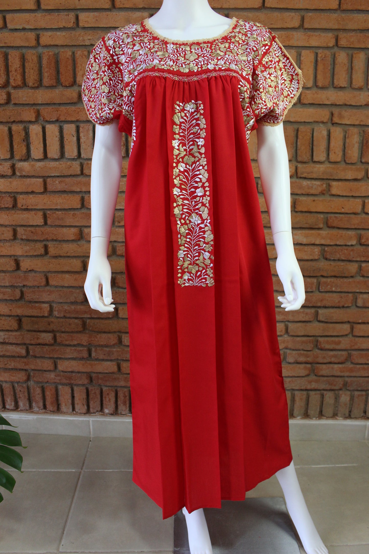 Vestido Bordado a Mano Mod. San Antonino Unitalla. (Diferentes colores).