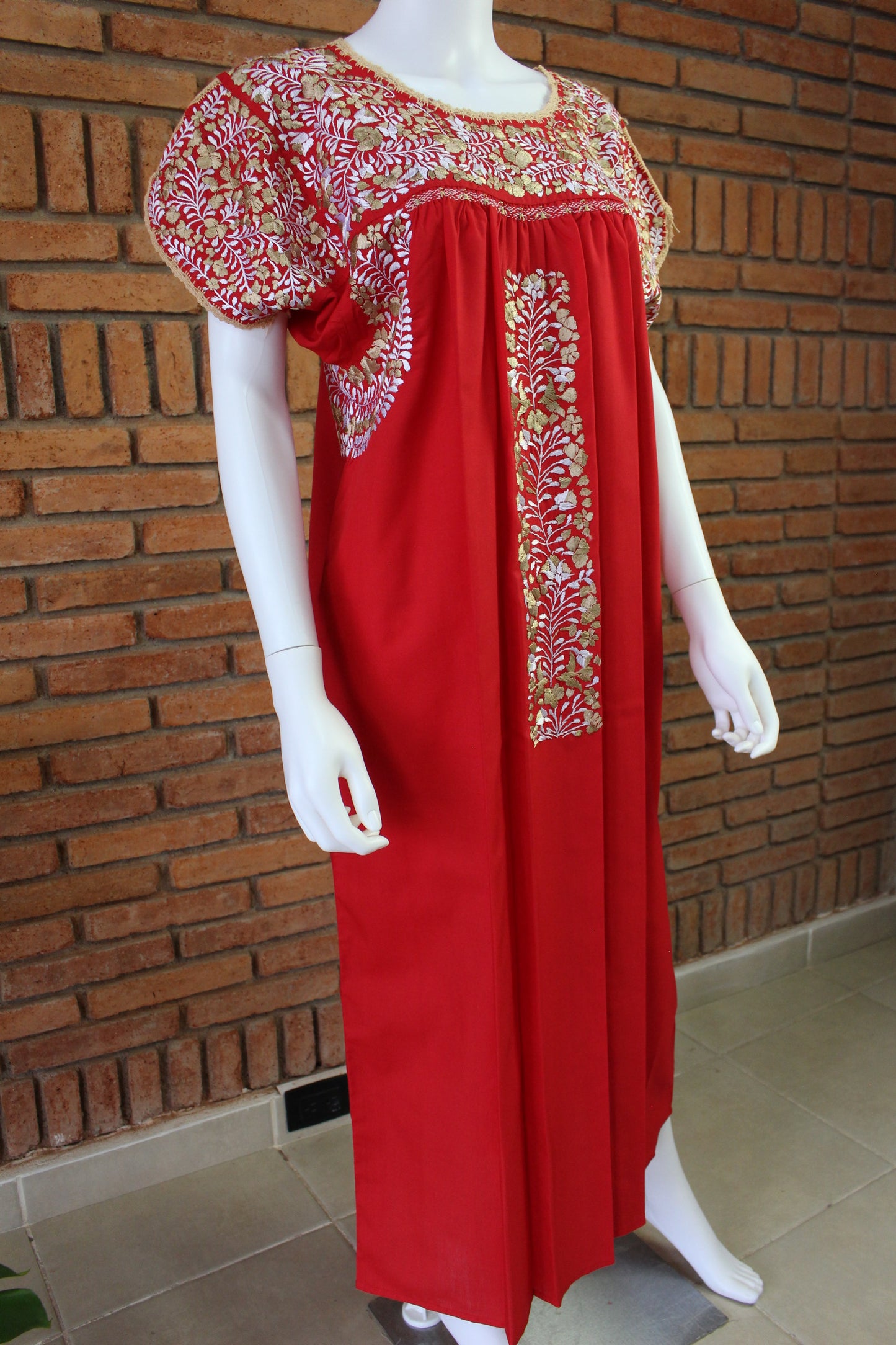 Vestido Bordado a Mano Mod. San Antonino Unitalla. (Diferentes colores).