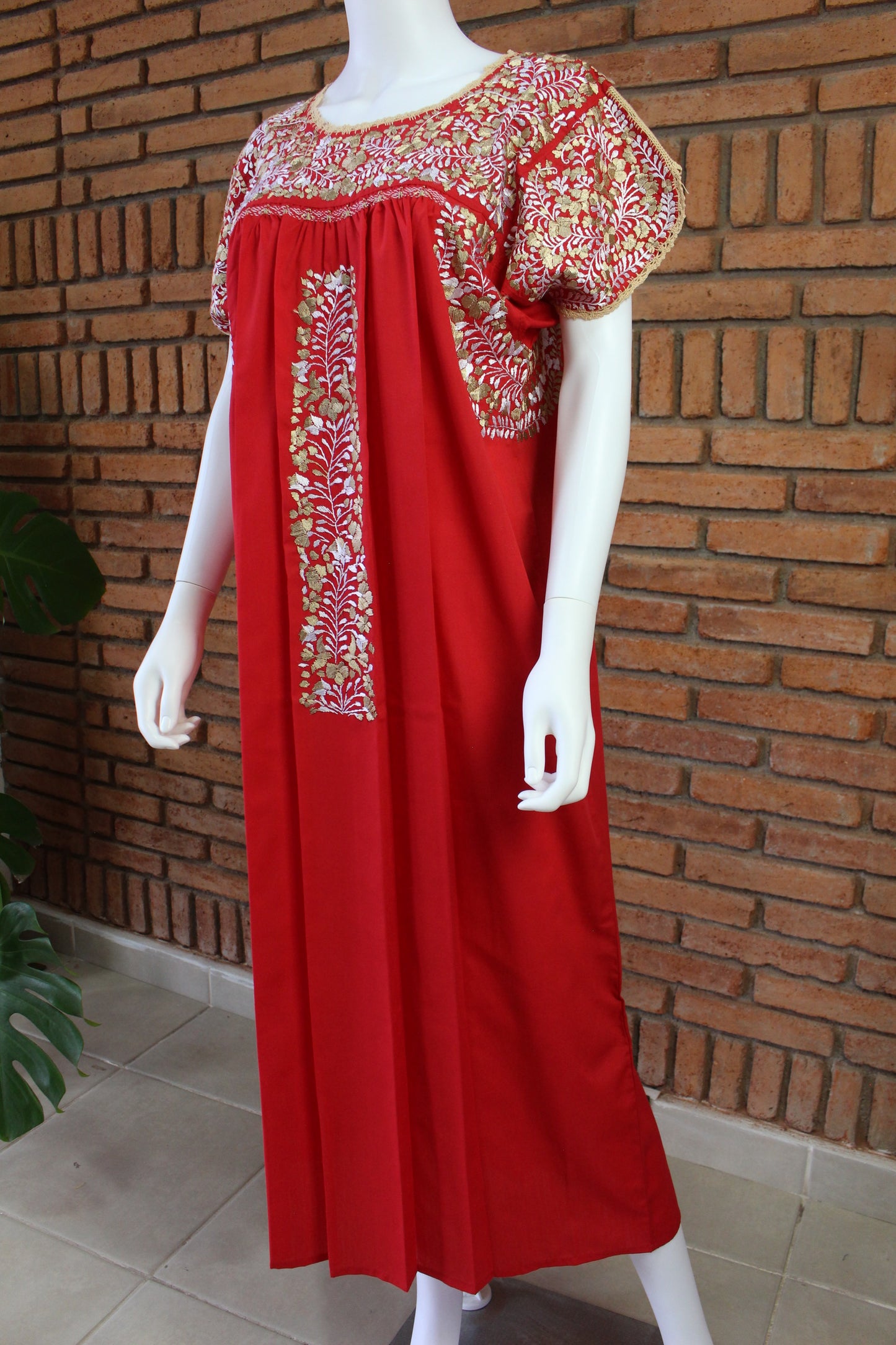 Vestido Bordado a Mano Mod. San Antonino Unitalla. (Diferentes colores).