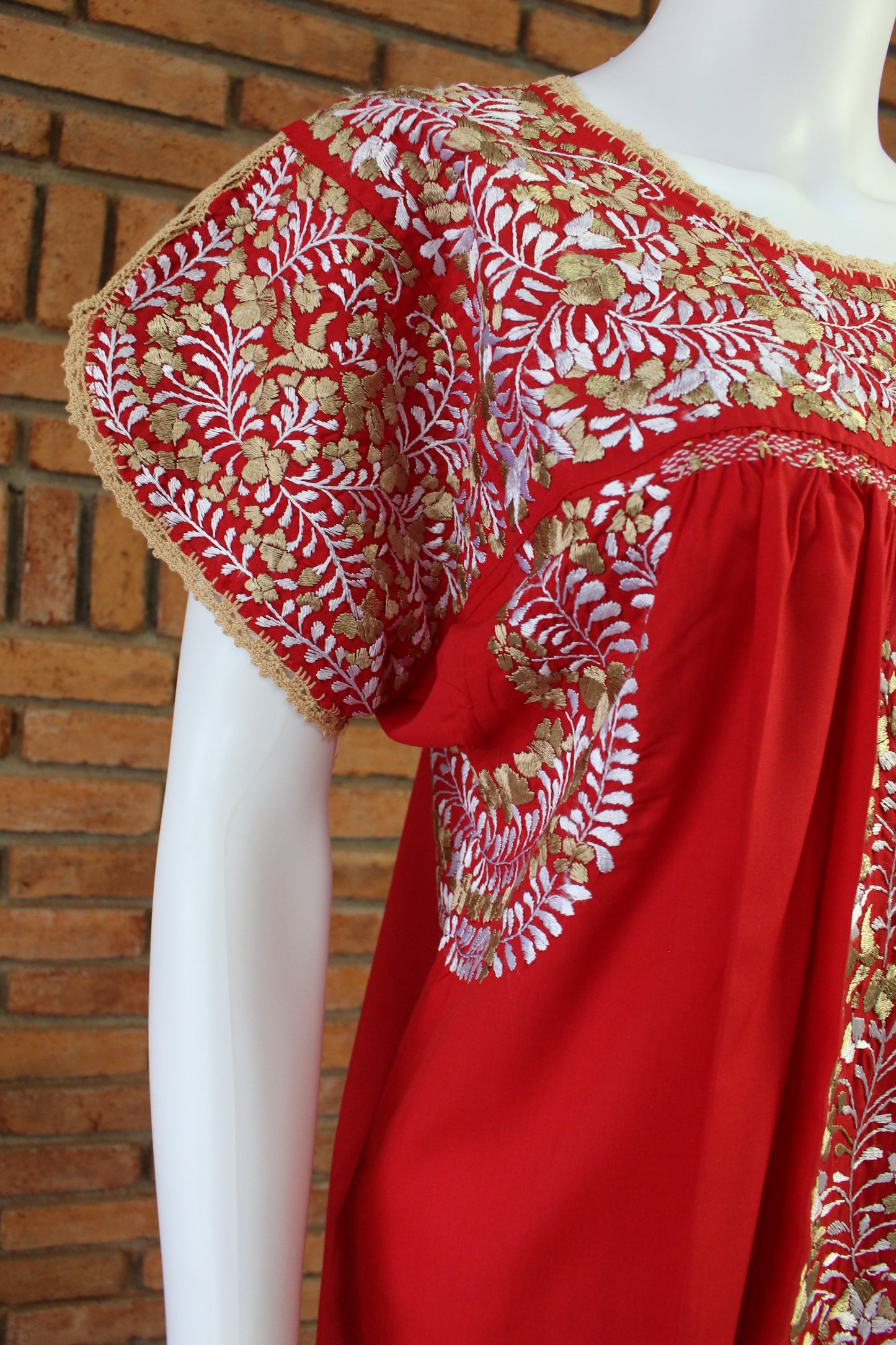 Vestido Bordado a Mano Mod. San Antonino Unitalla. (Diferentes colores).