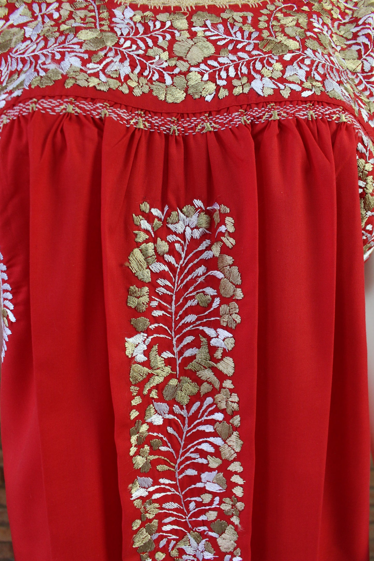 Vestido Bordado a Mano Mod. San Antonino Unitalla. (Diferentes colores).
