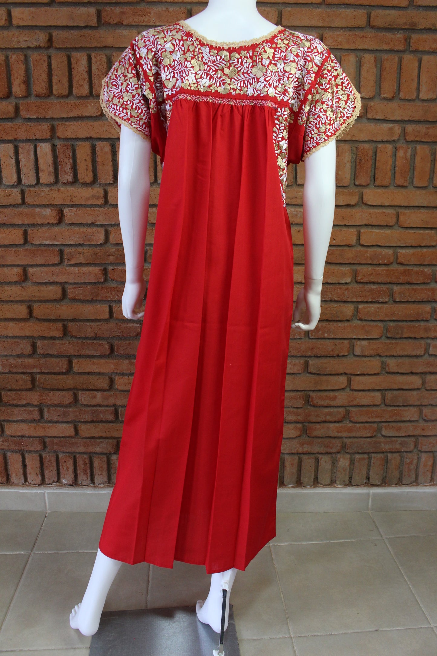 Vestido Bordado a Mano Mod. San Antonino Unitalla. (Diferentes colores).