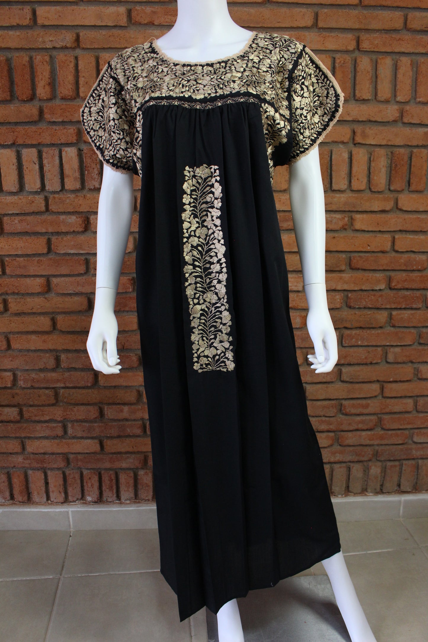 Vestido Bordado a Mano Mod. San Antonino Unitalla. (Diferentes colores)