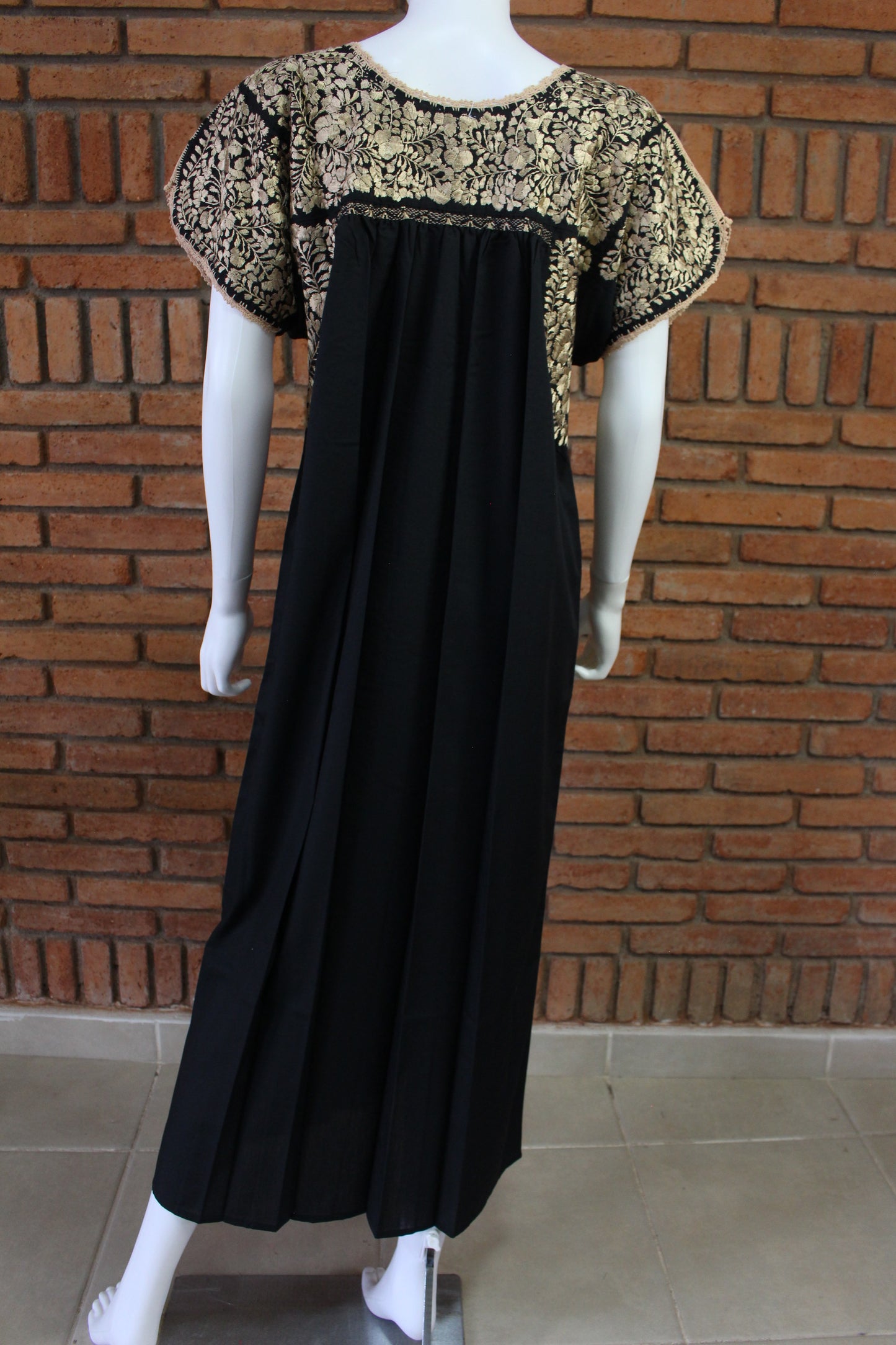 Vestido Bordado a Mano Mod. San Antonino Unitalla. (Diferentes colores)