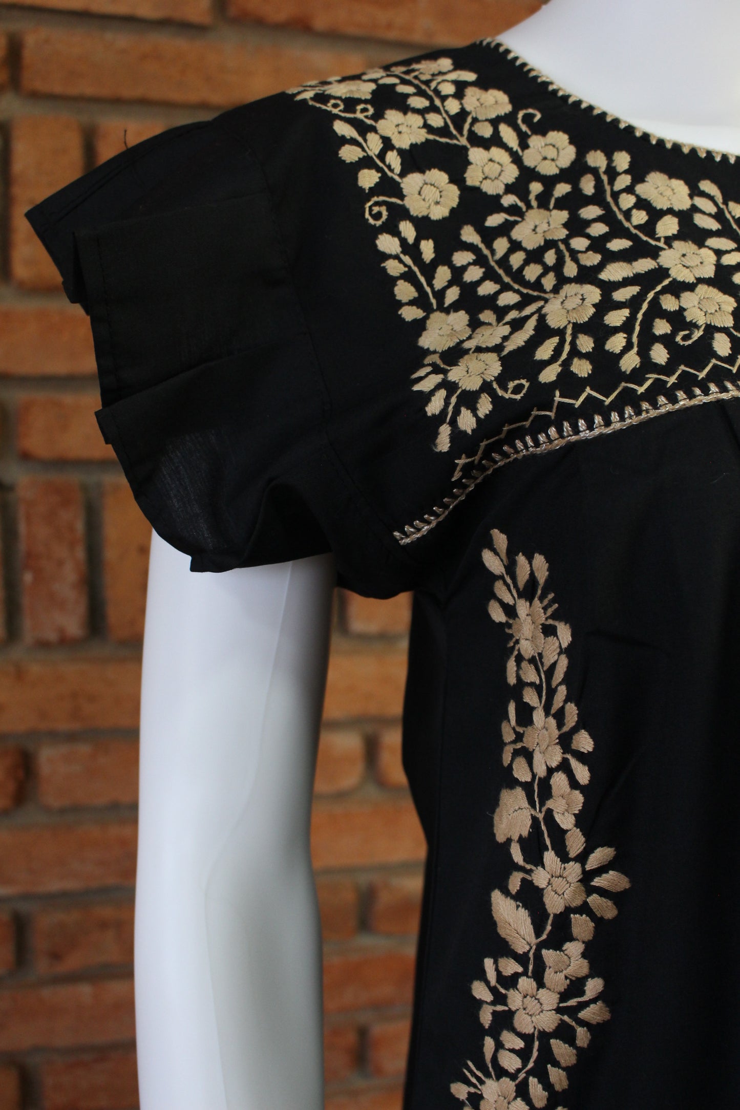 Vestido Mexicano Bordado a Mano Mod. Orquidea Popelina Talla Chica. (Multicolores)