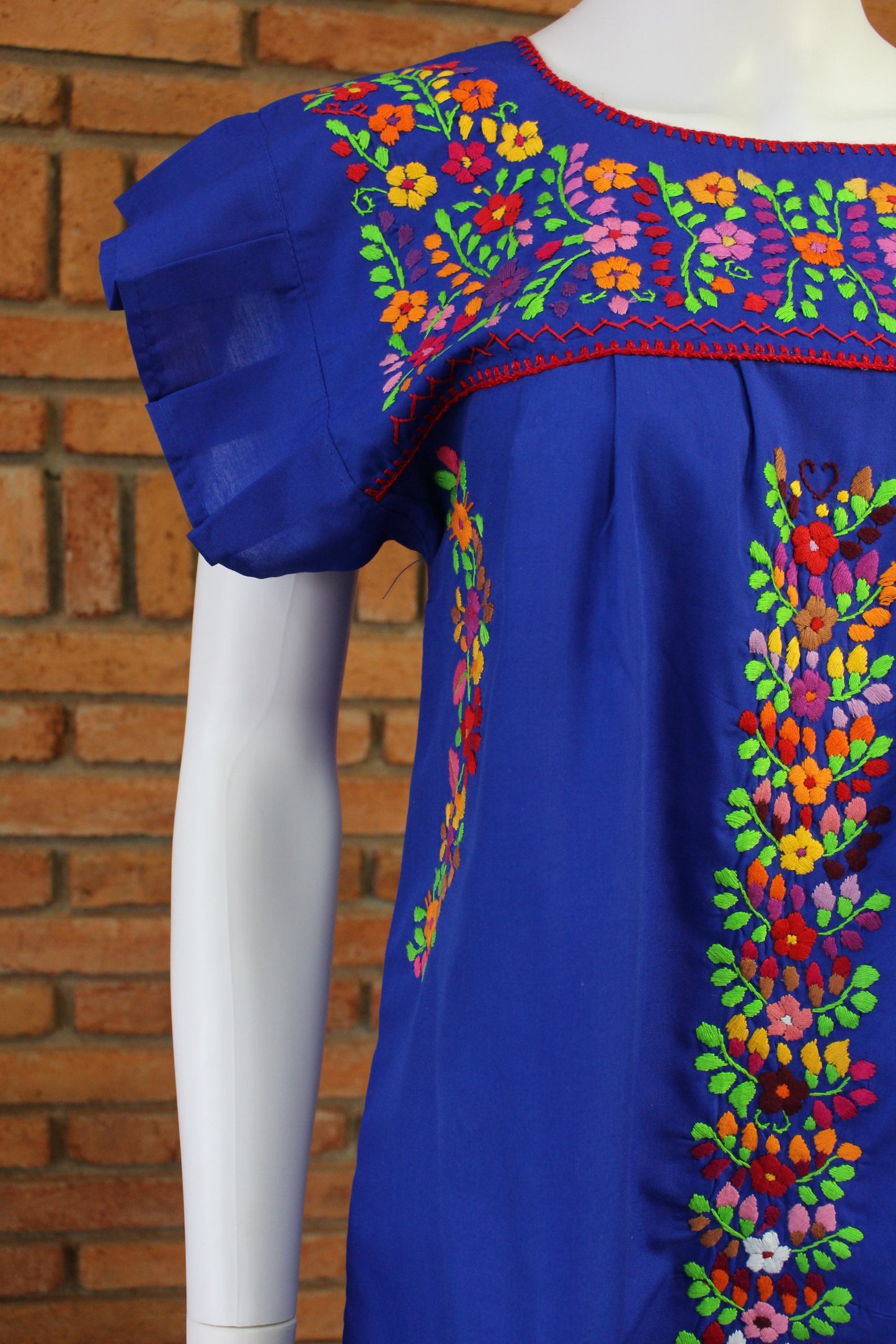 Vestido Mexicano Bordado a Mano Mod. Orquidea Popelina Talla Chica. (Multicolores)