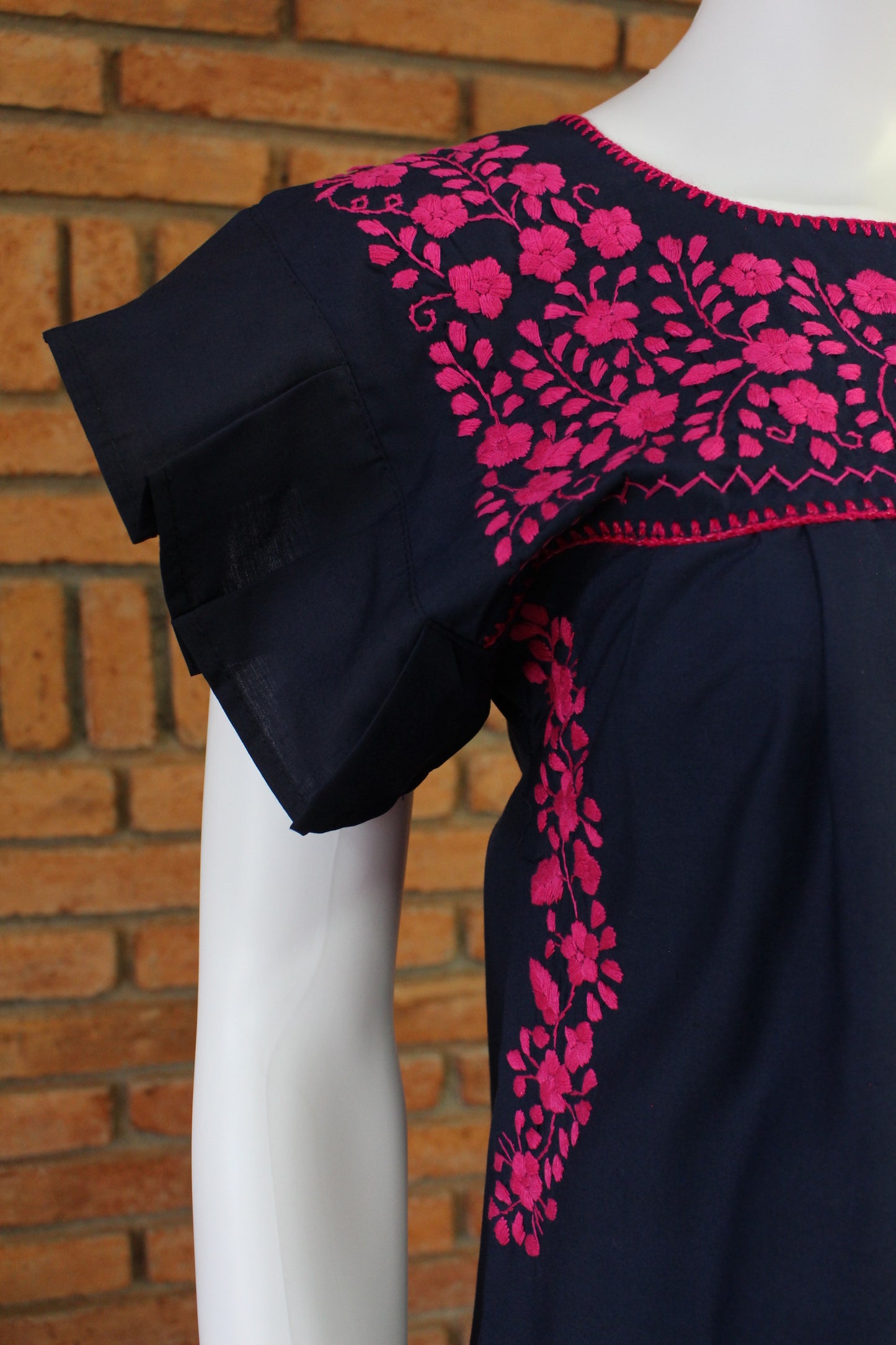 Vestido Mexicano Bordado a Mano Mod. Orquidea Popelina Talla Chica. (Multicolores)