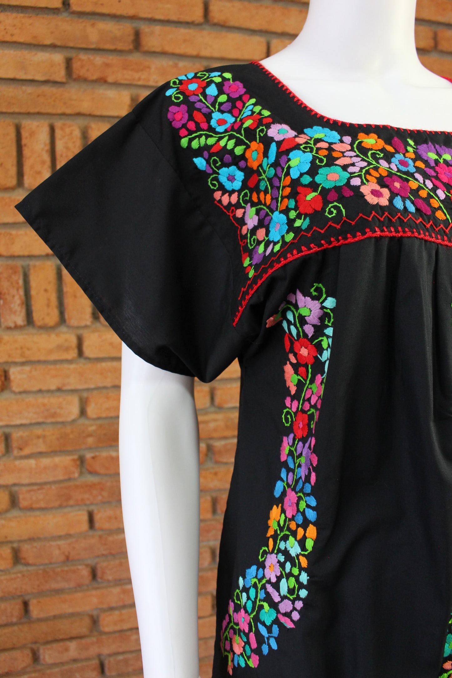 Vestido Mexicano Bordado a Mano Mod. Florecita Popelina Talla Mediana