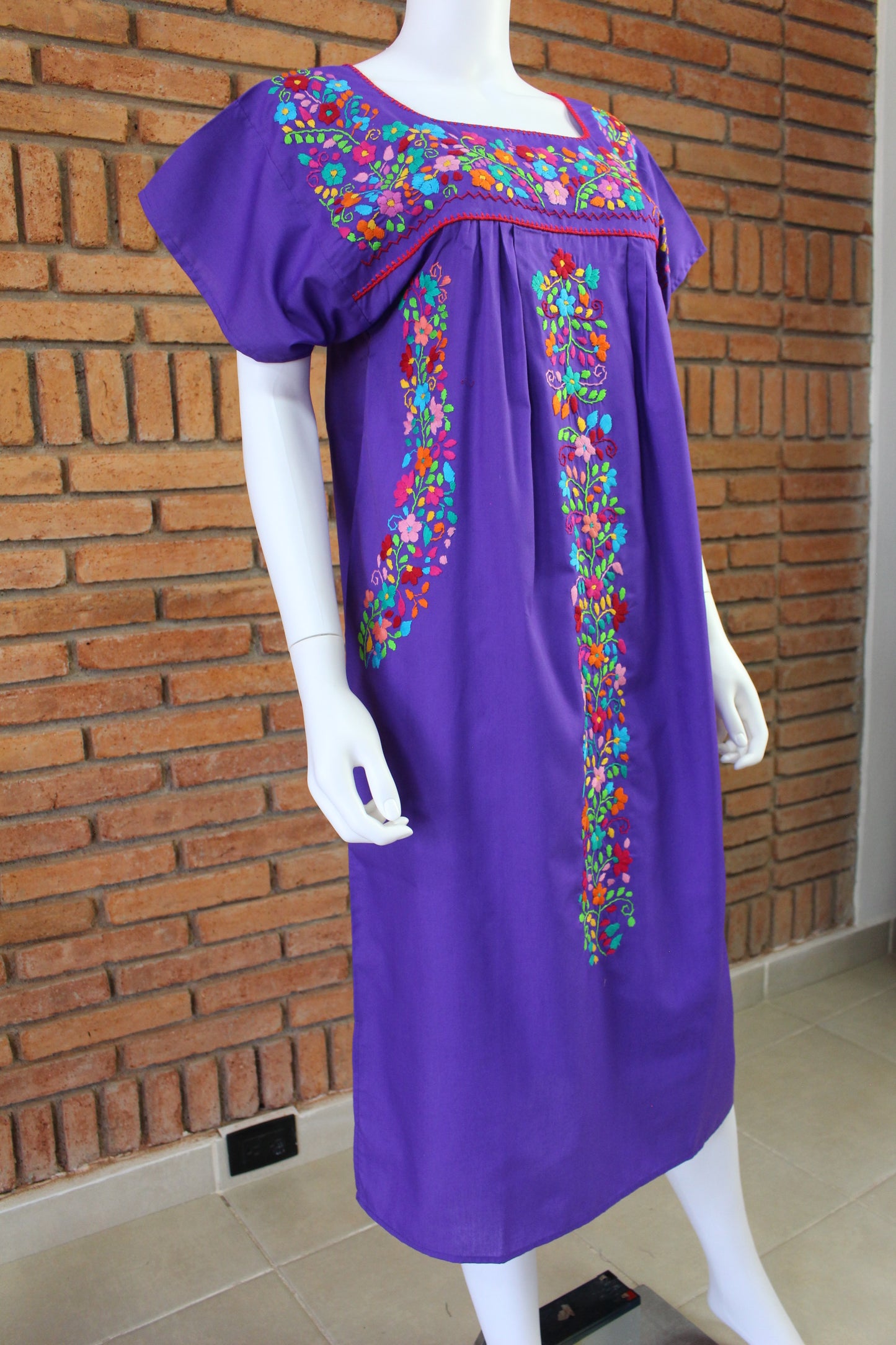 Vestido Mexicano Bordado a Mano Mod. Florecita Popelina Talla Mediana