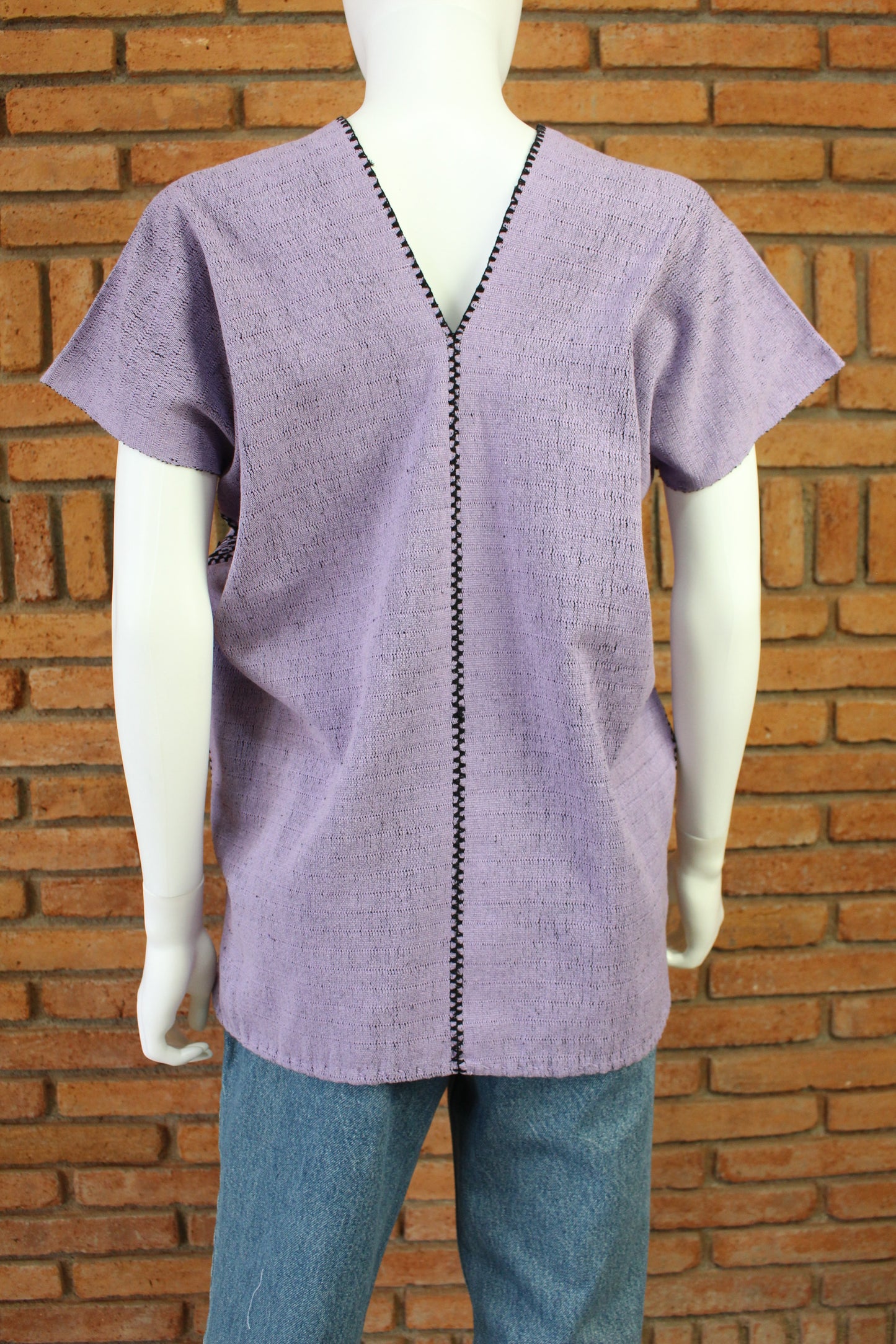Blusa Hecha a Mano Lila con Negro Mod. Mixe 2 Lienzos Unitalla.