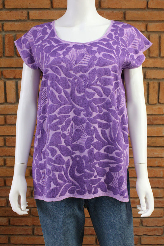 Blusa Bordada a Mano Lila con Morado Mod. Jalapa Unitalla.