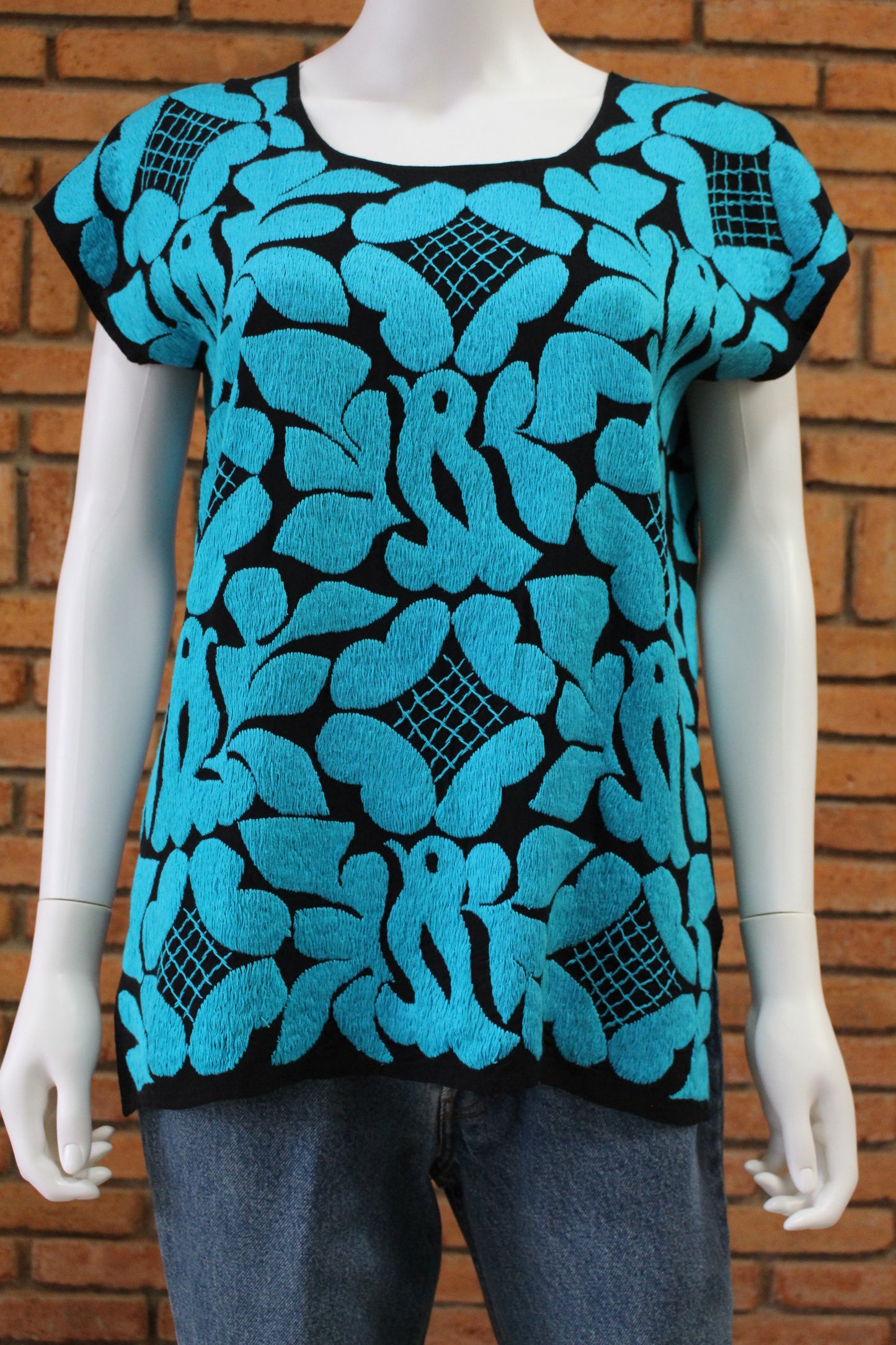 Blusas Bordada a Mano Negro con Turquesa Mod. Jalapa Unitalla.