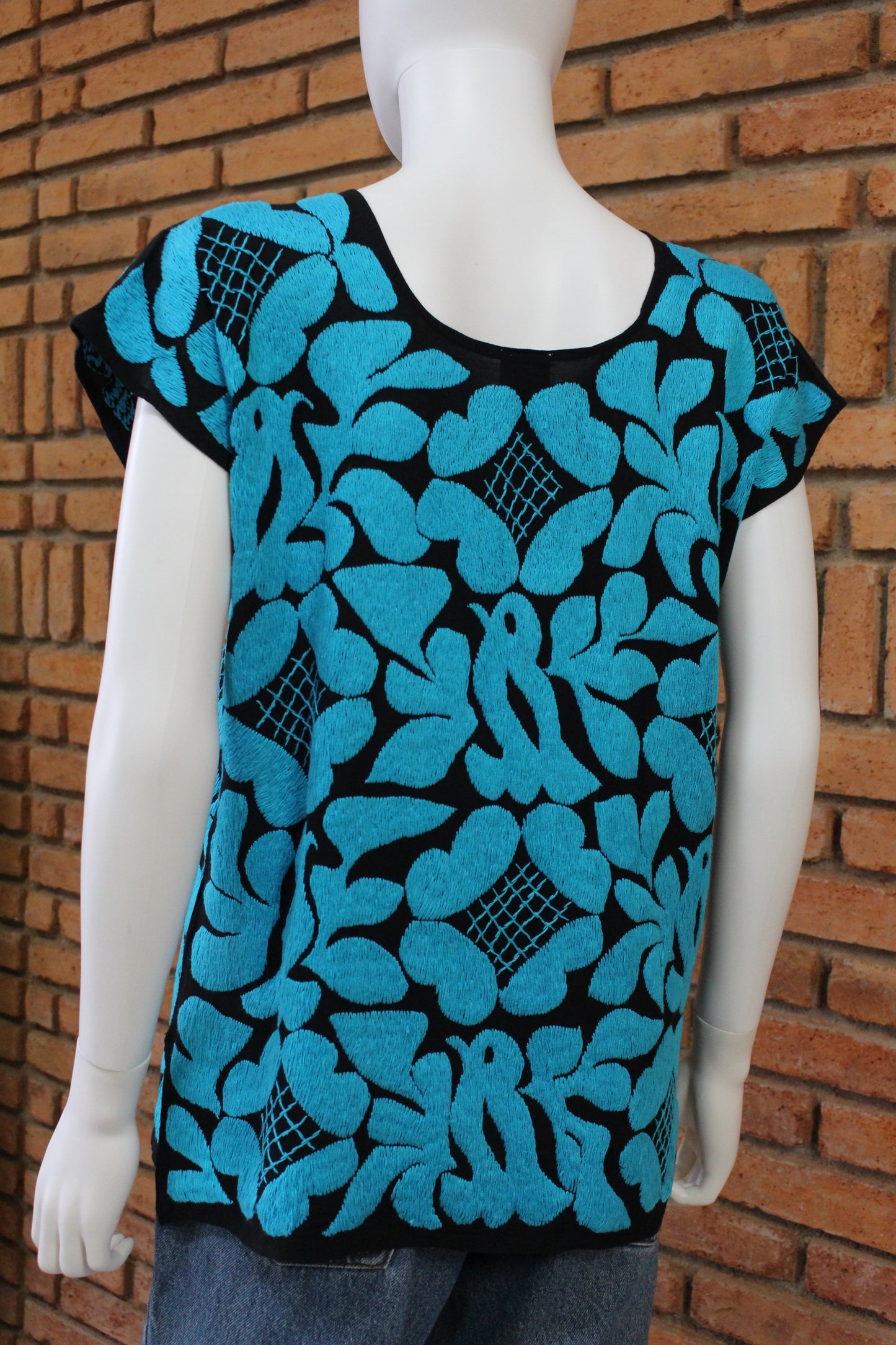 Blusas Bordada a Mano Negro con Turquesa Mod. Jalapa Unitalla.
