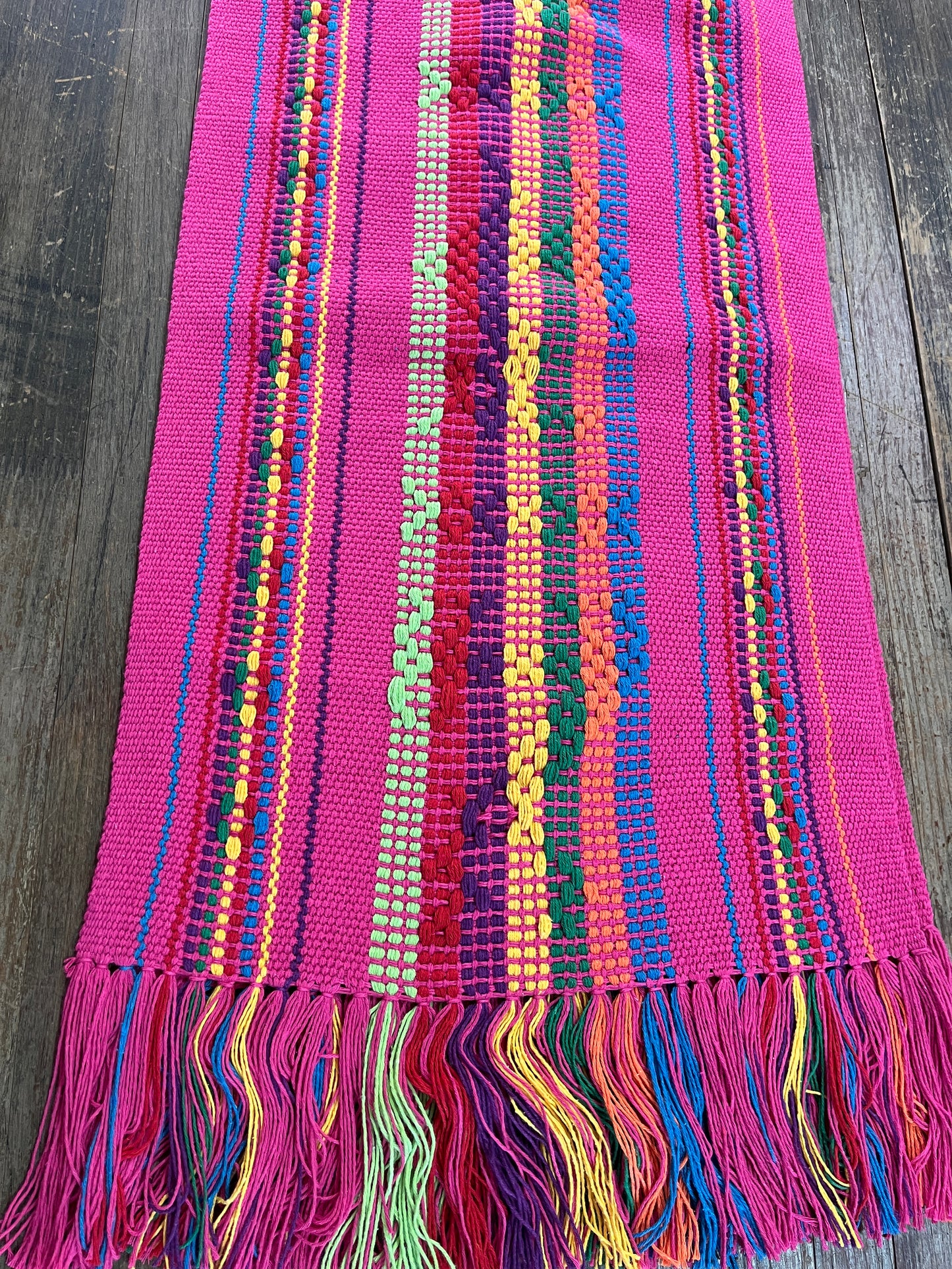 Caminos de Mesa Hecho en Telar de Cintura (diferentes colores).