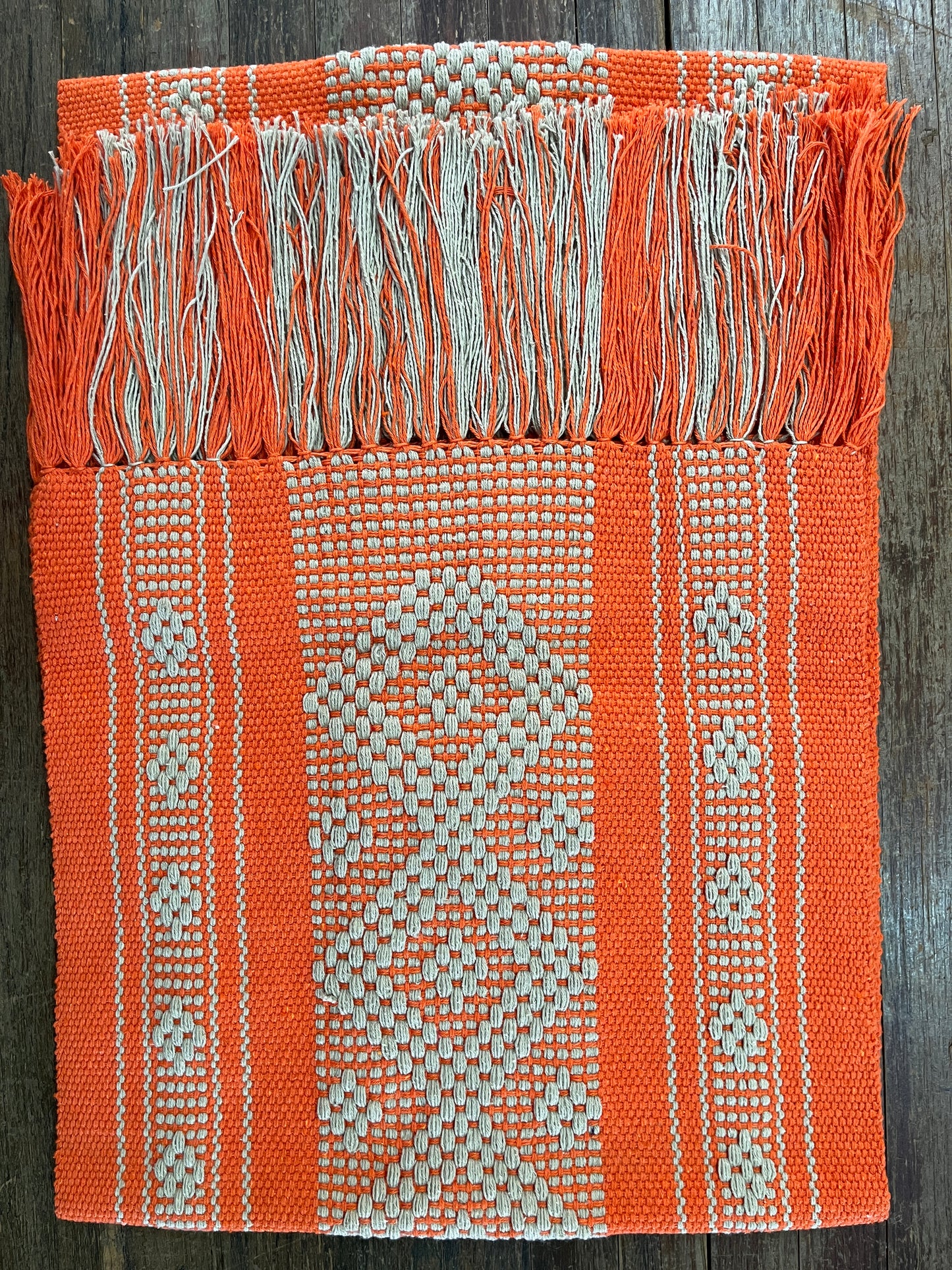 Caminos de Mesa Hecho en Telar de Cintura (diferentes colores).