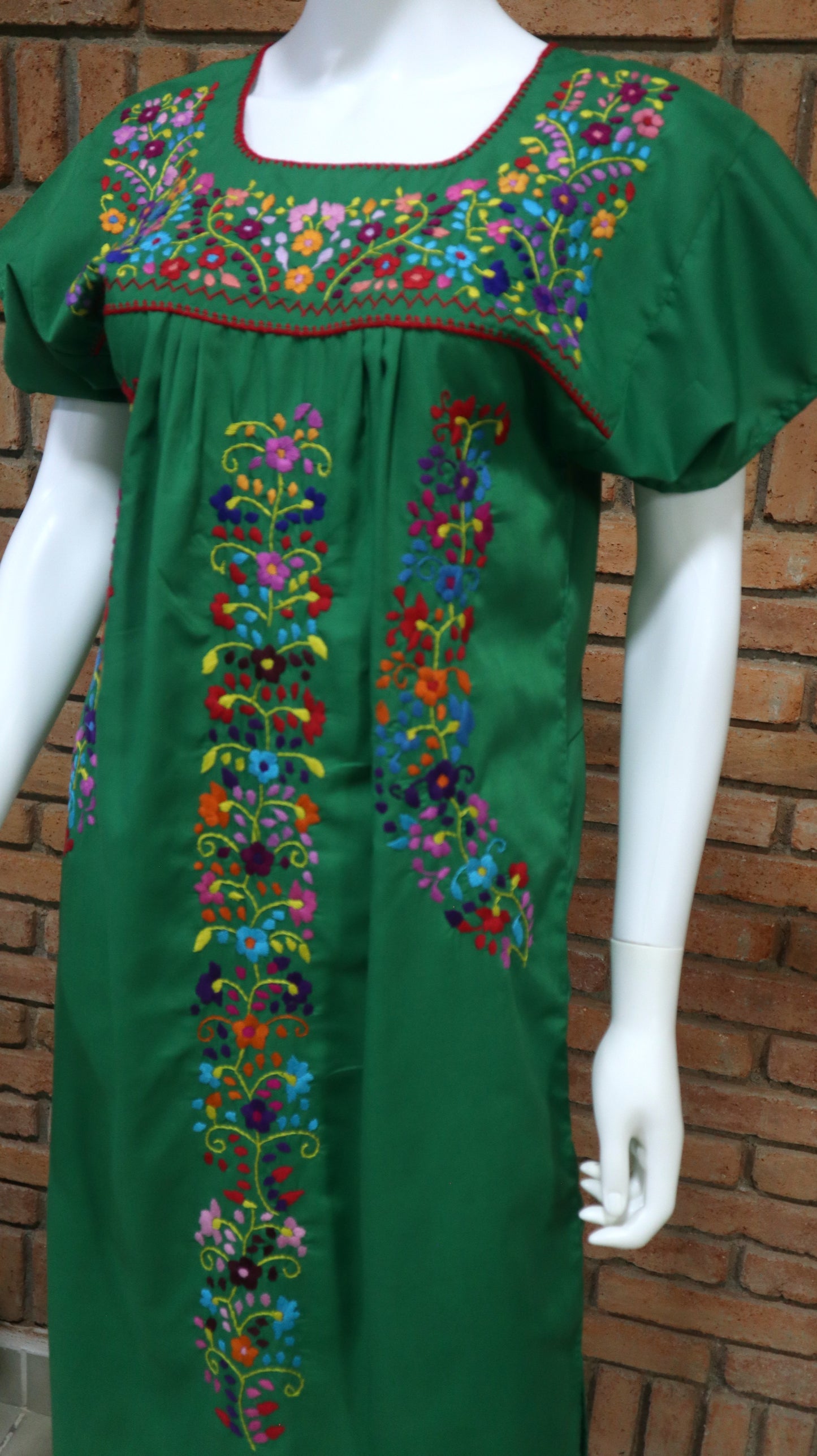 Vestido Mexicano Bordado a Mano Mod. Florecita Popelina Talla Mediana