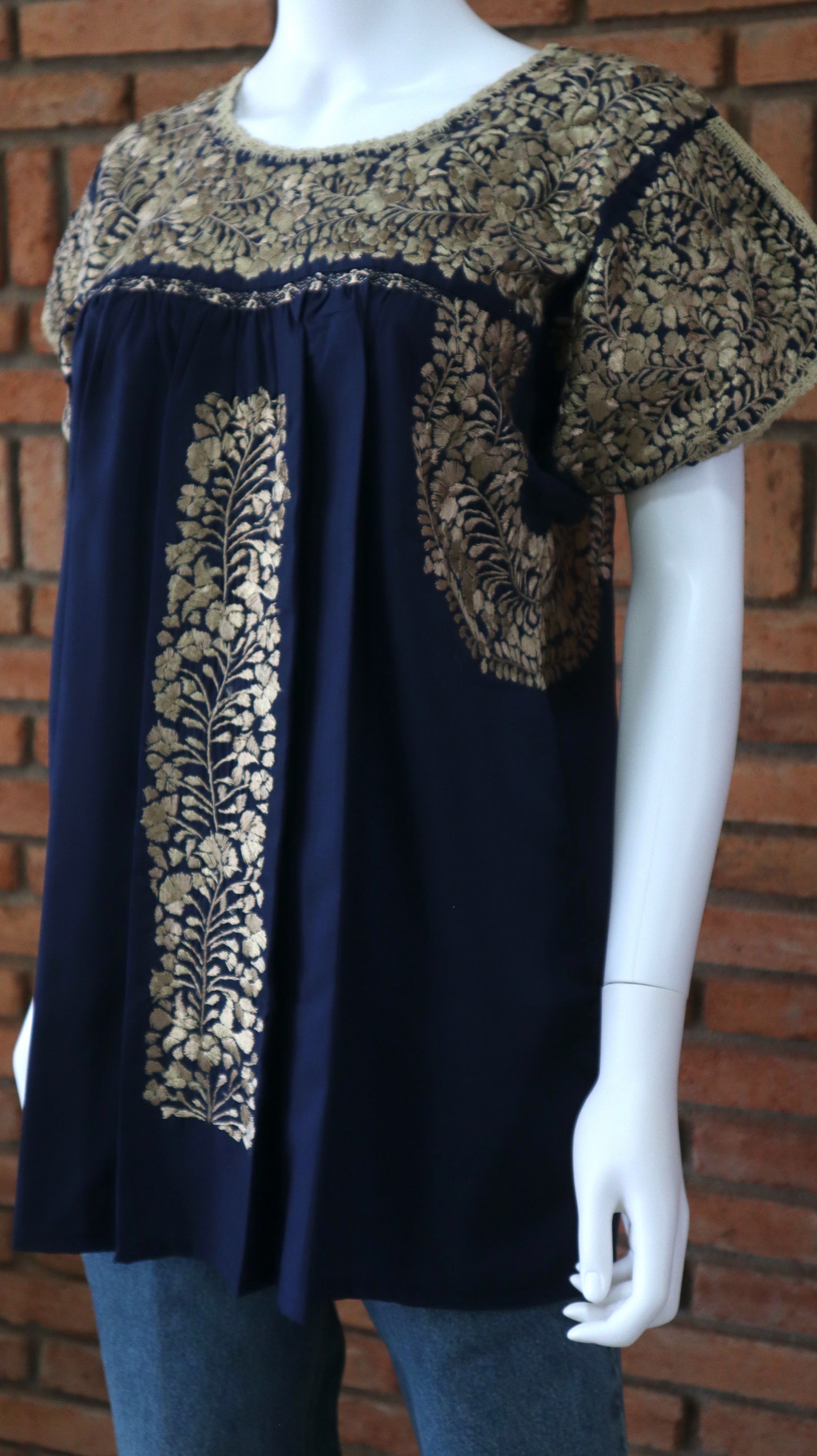 Blusa Bordada a Mano Azul Marino con Dorado Mod. San Antonino Unitalla
