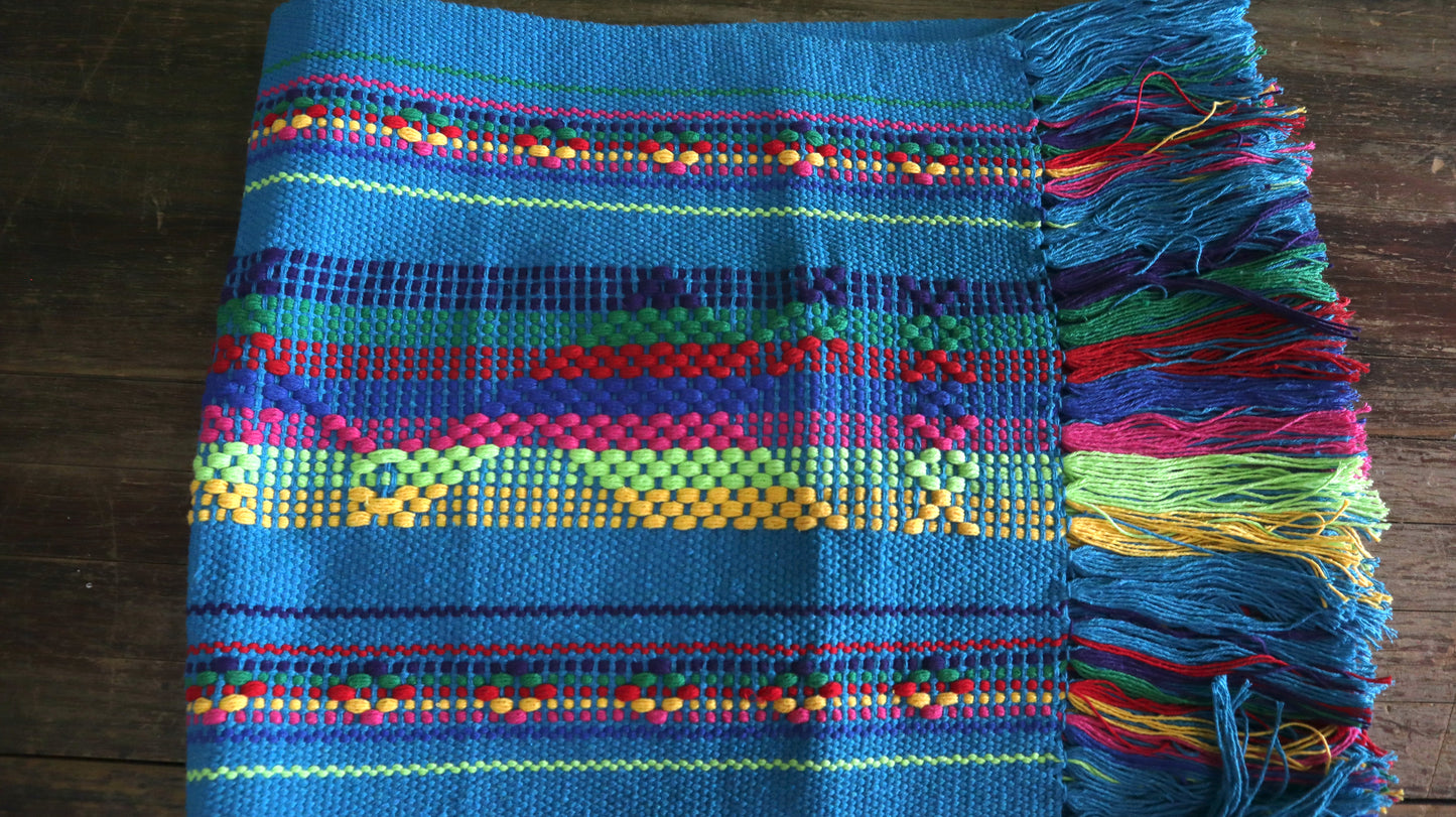 Caminos de Mesa Hecho en Telar de Cintura (diferentes colores).