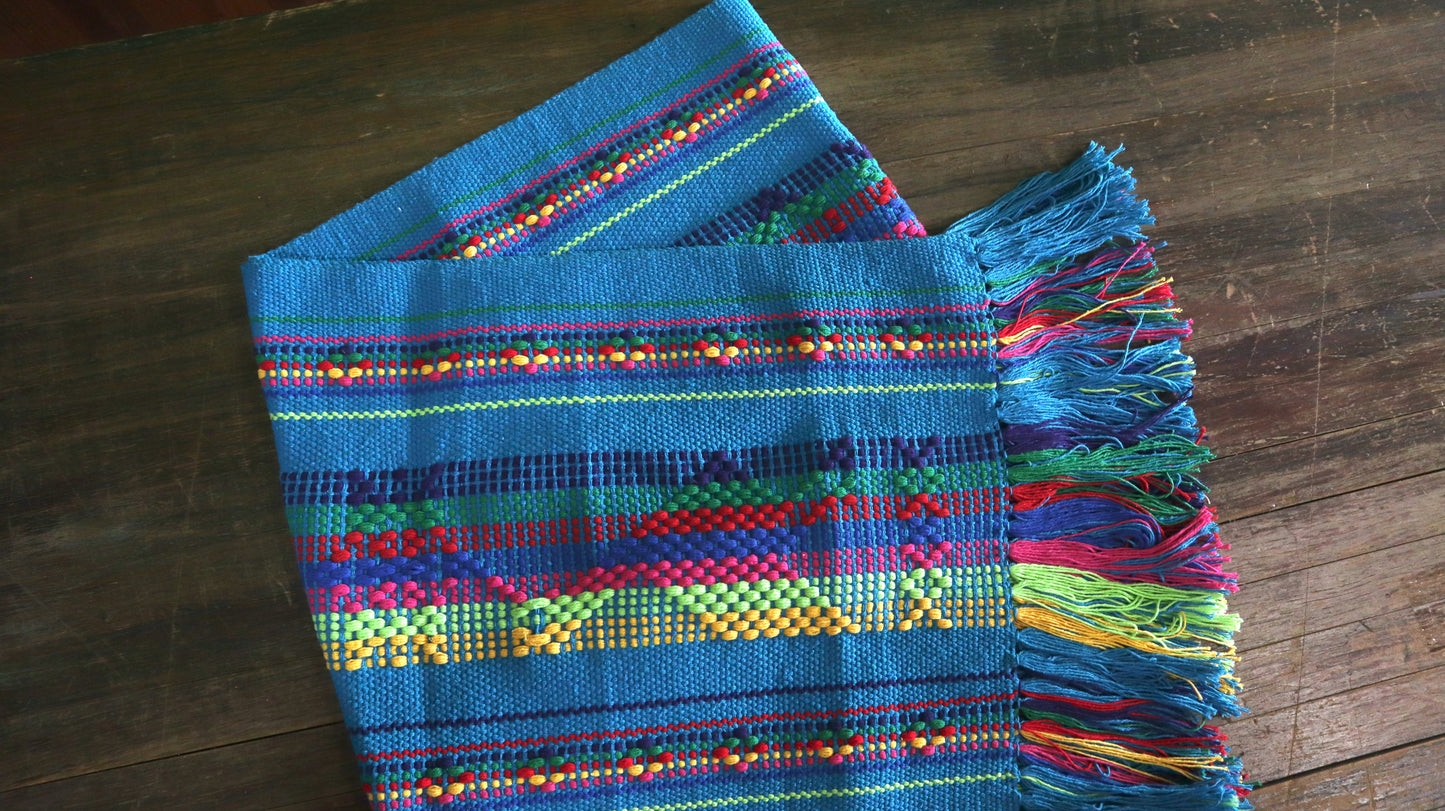 Caminos de Mesa Hecho en Telar de Cintura (diferentes colores).