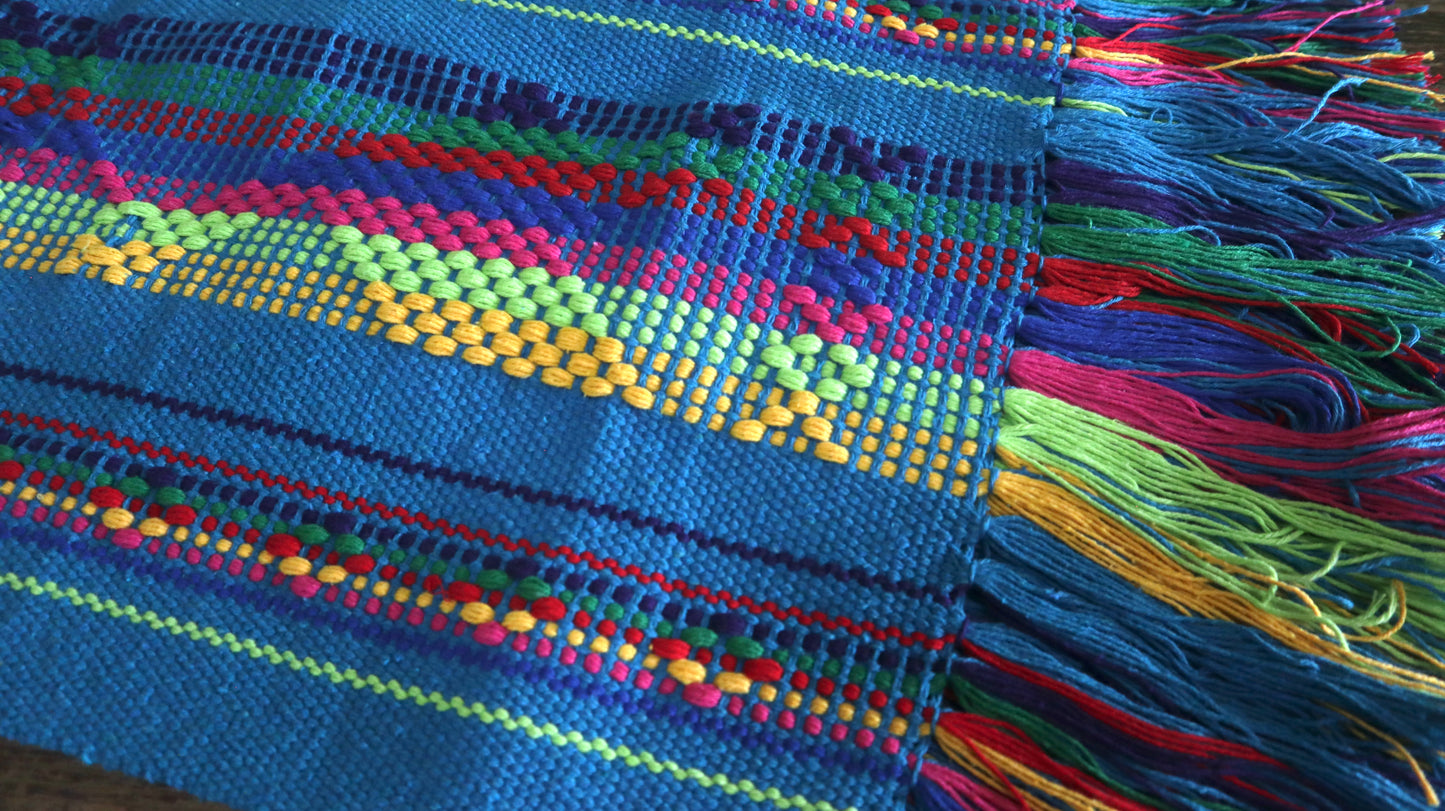 Caminos de Mesa Hecho en Telar de Cintura (diferentes colores).