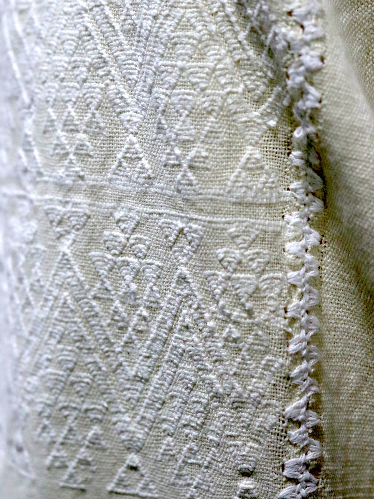 Vestido/Huipil Hecho a Mano Mod. Amuzgos Tradicional Beige con Blanco Unitalla.