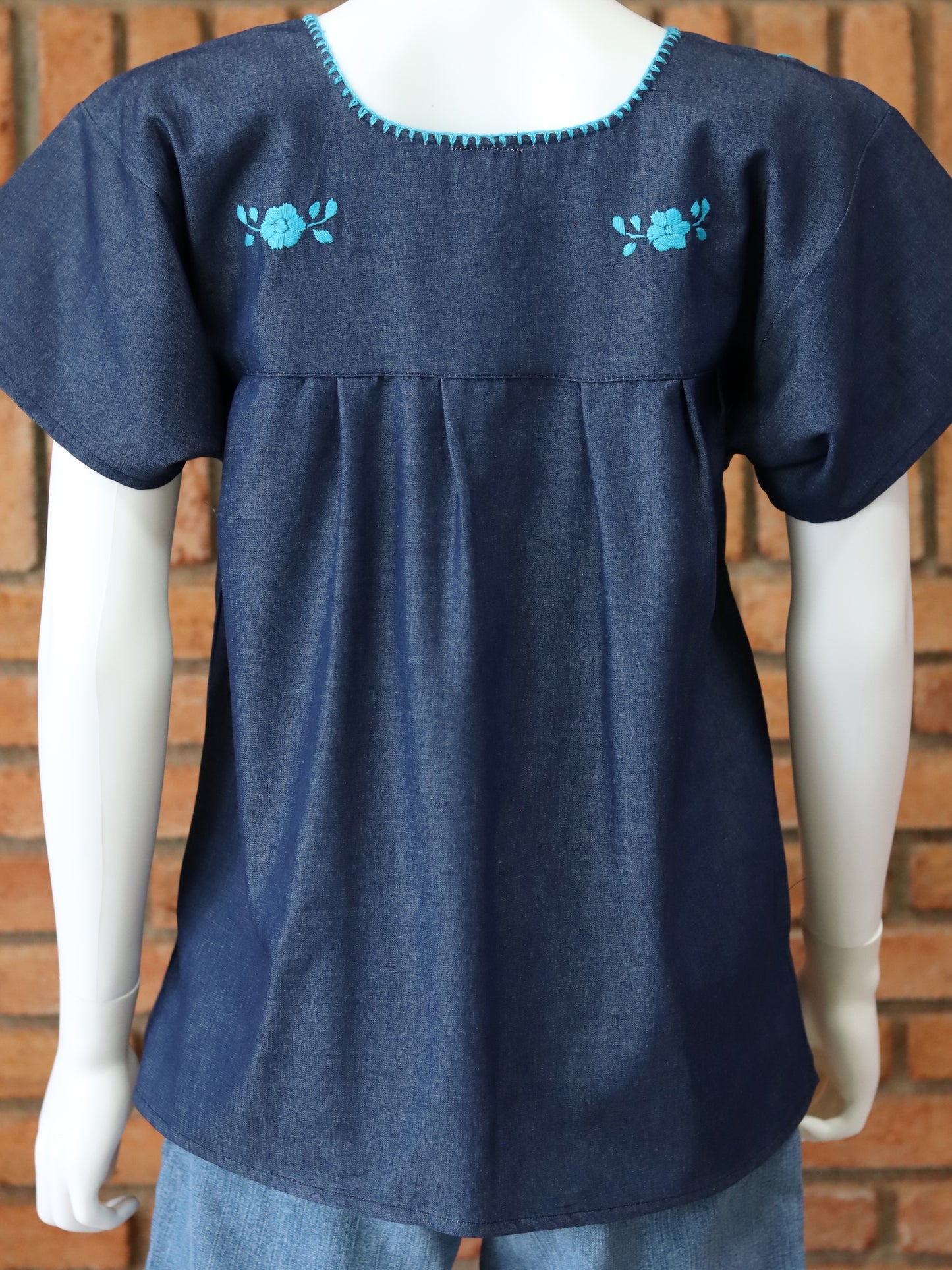 Blusa Bordada a Mano Mod. Donají Mezclilla.