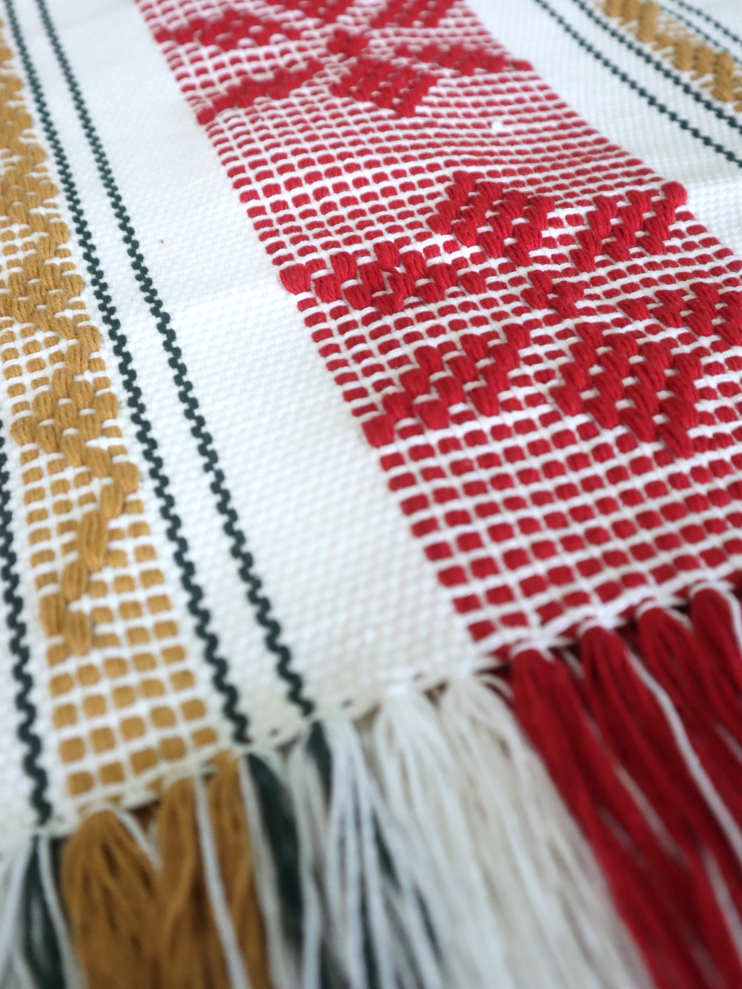 Caminos de Mesa Hecho en Telar de Cintura Edición Navideños.