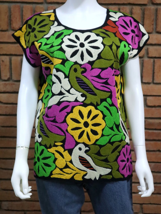 Blusa Bordada a Mano Mod. Jalapa Unitalla Negro con multicolor 1.