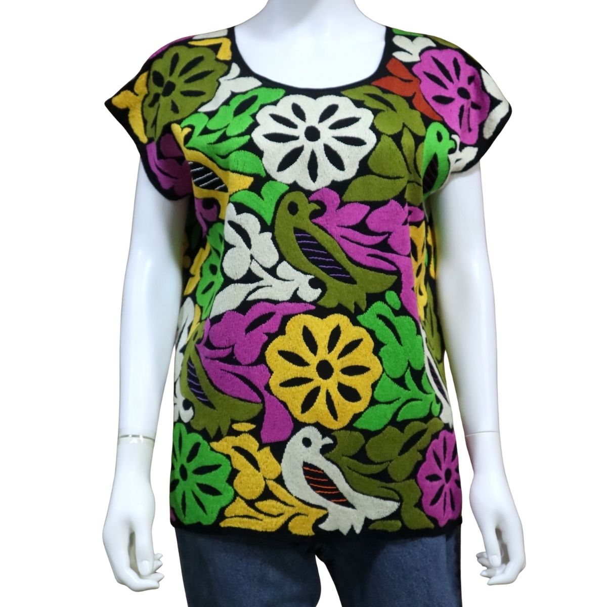 Blusa Bordada a Mano Mod. Jalapa Unitalla Negro con multicolor 1.