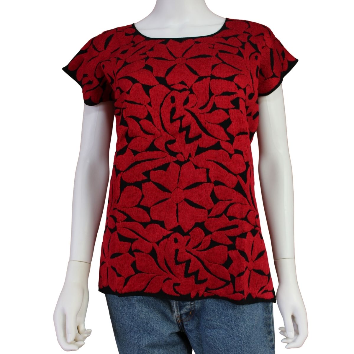 Blusa Bordada a Mano Negro con Rojo Mod. Jalapa Unitalla.