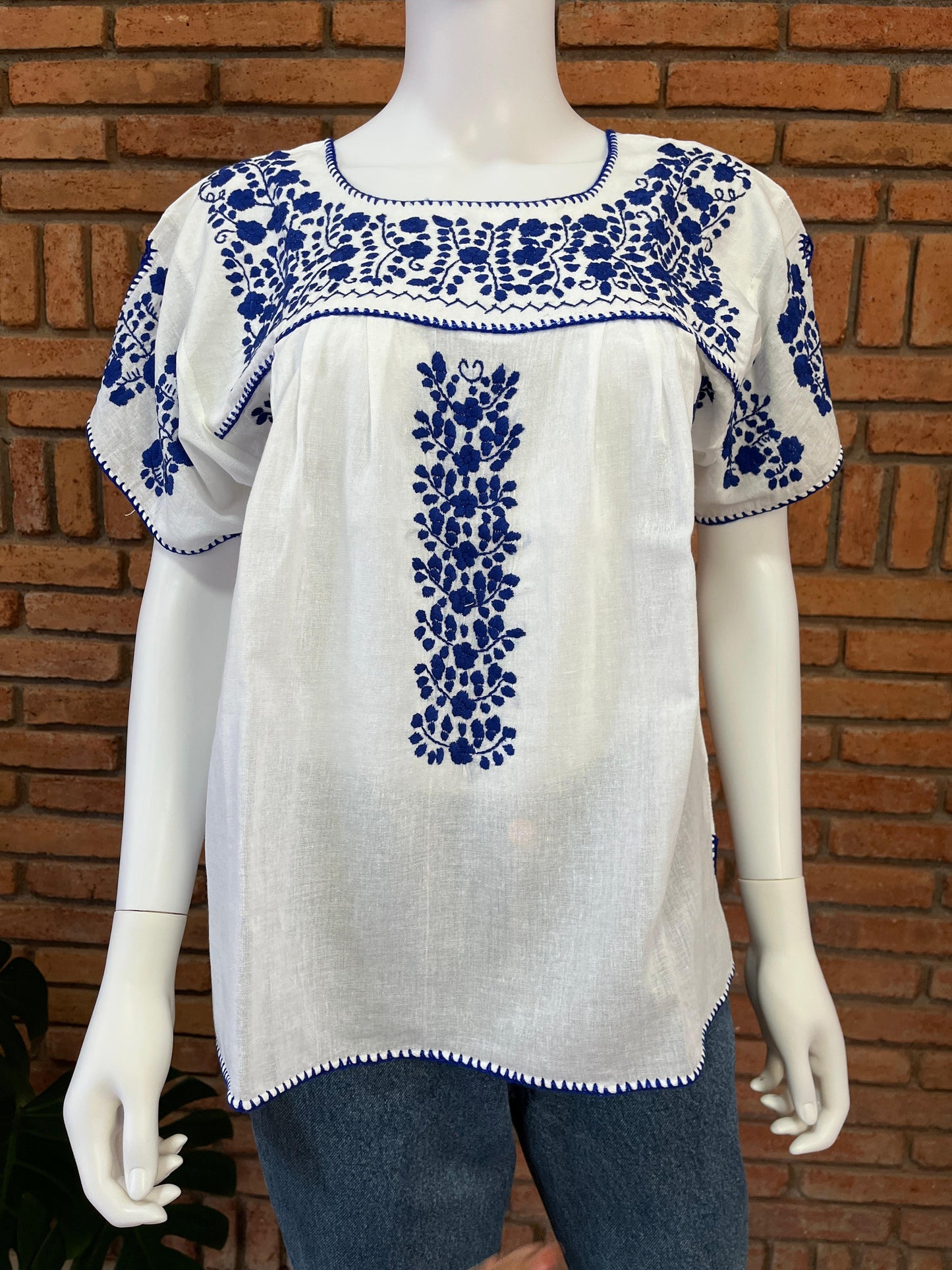 Blusa Bordada a Mano Manta Corrugada Blanca Mod. Ita