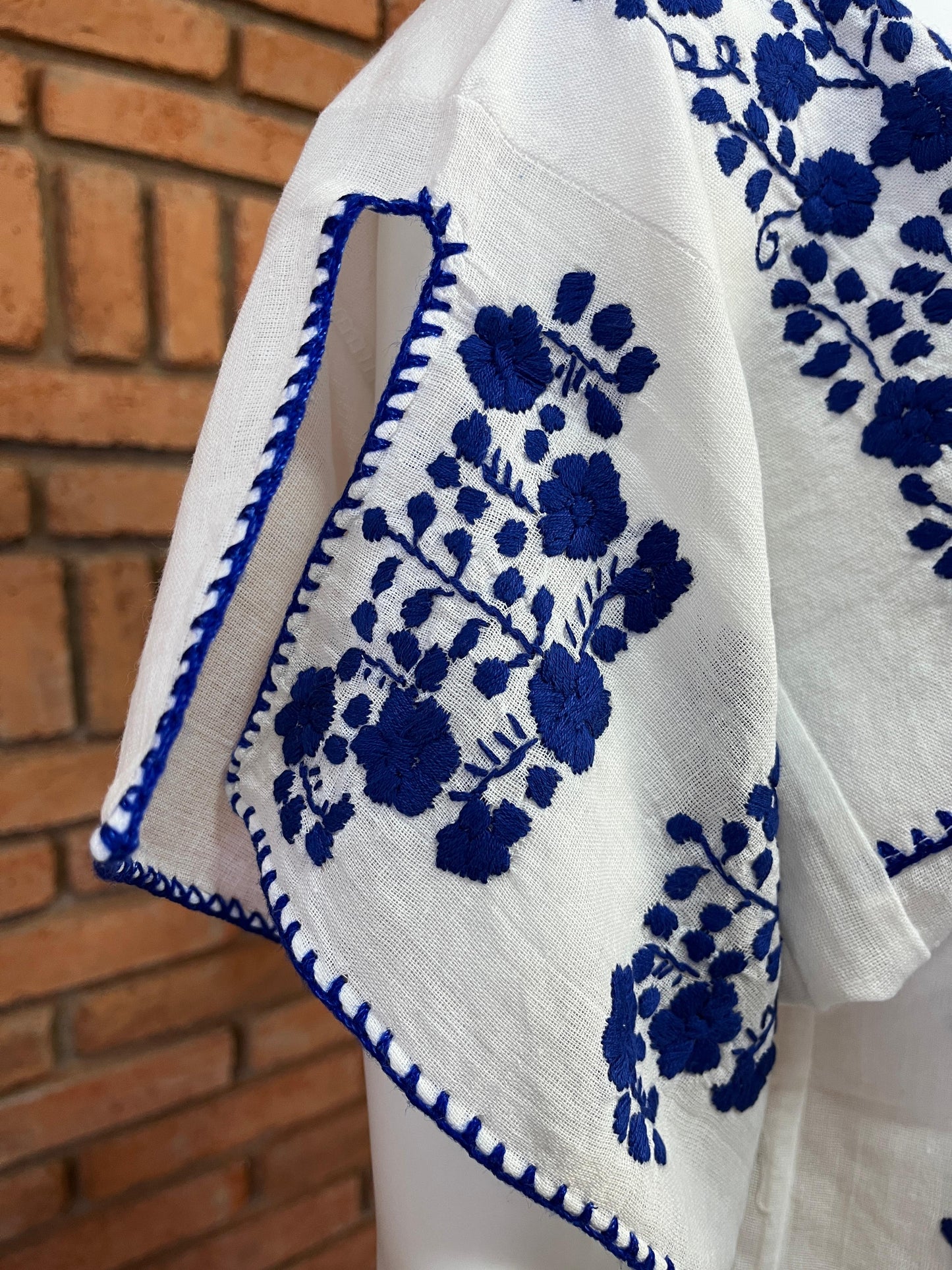 Blusa Bordada a Mano Manta Corrugada Blanca Mod. Ita