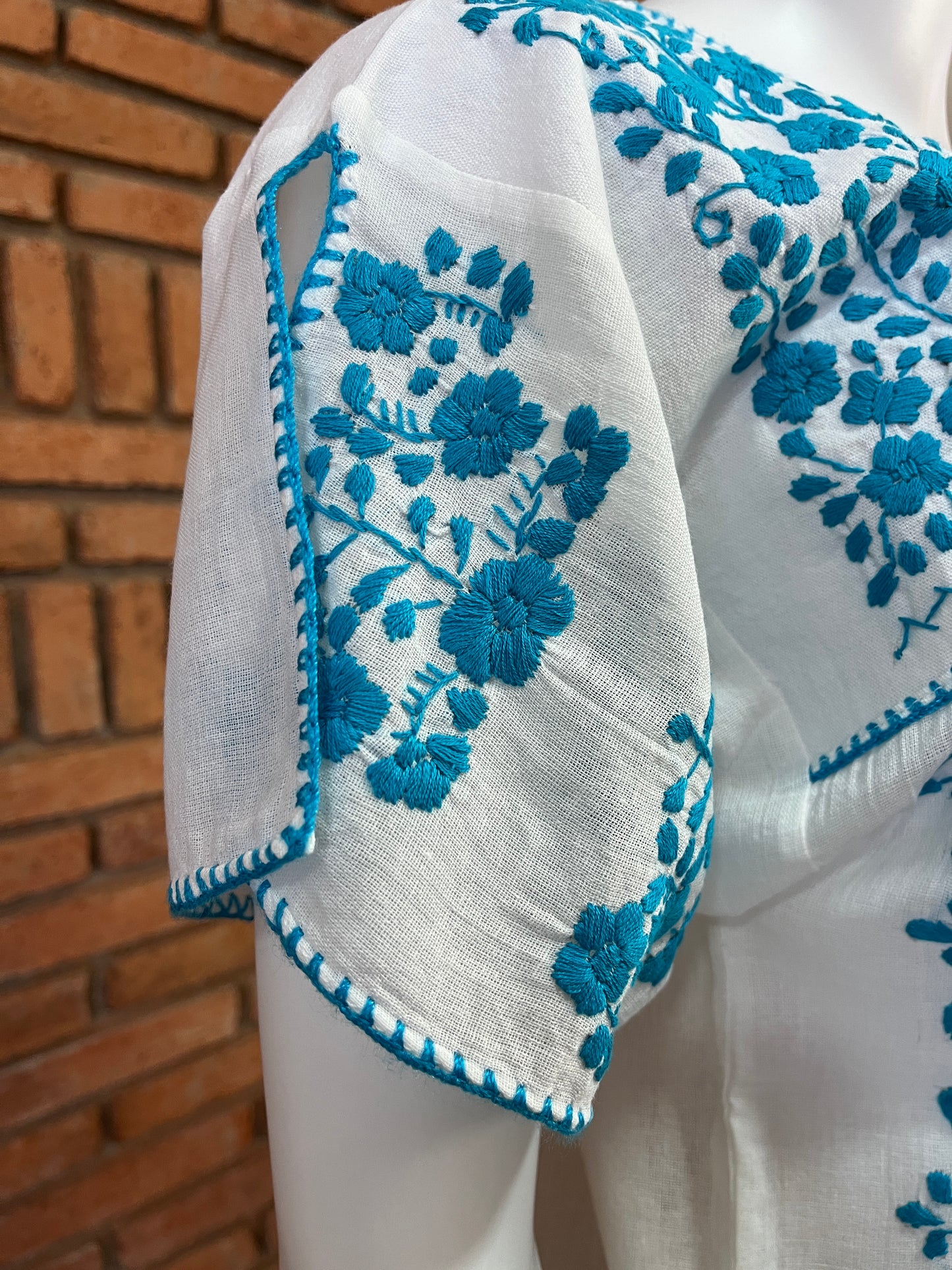 Blusa Bordada a Mano Manta Corrugada Blanca Mod. Ita