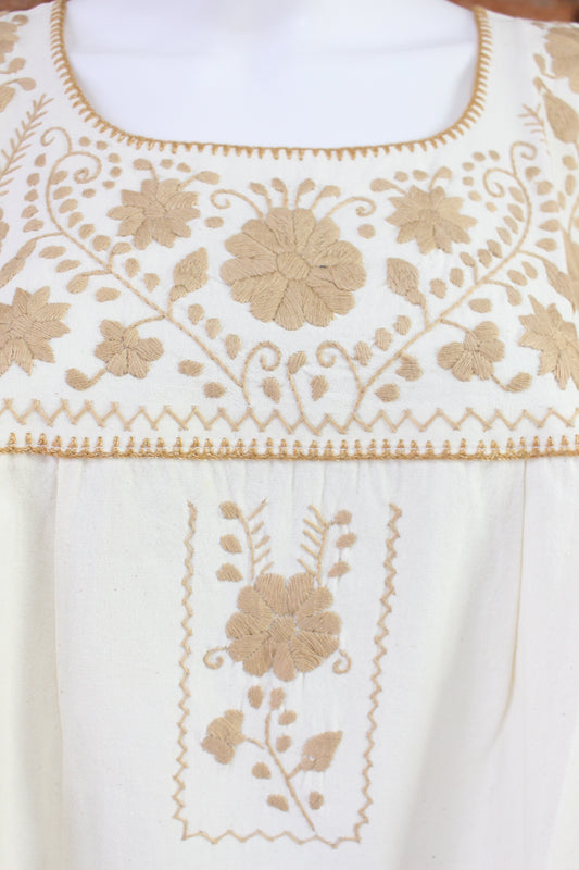 Vestido Mexicano Corto Bordado a Mano Sin Manga Talla Grande