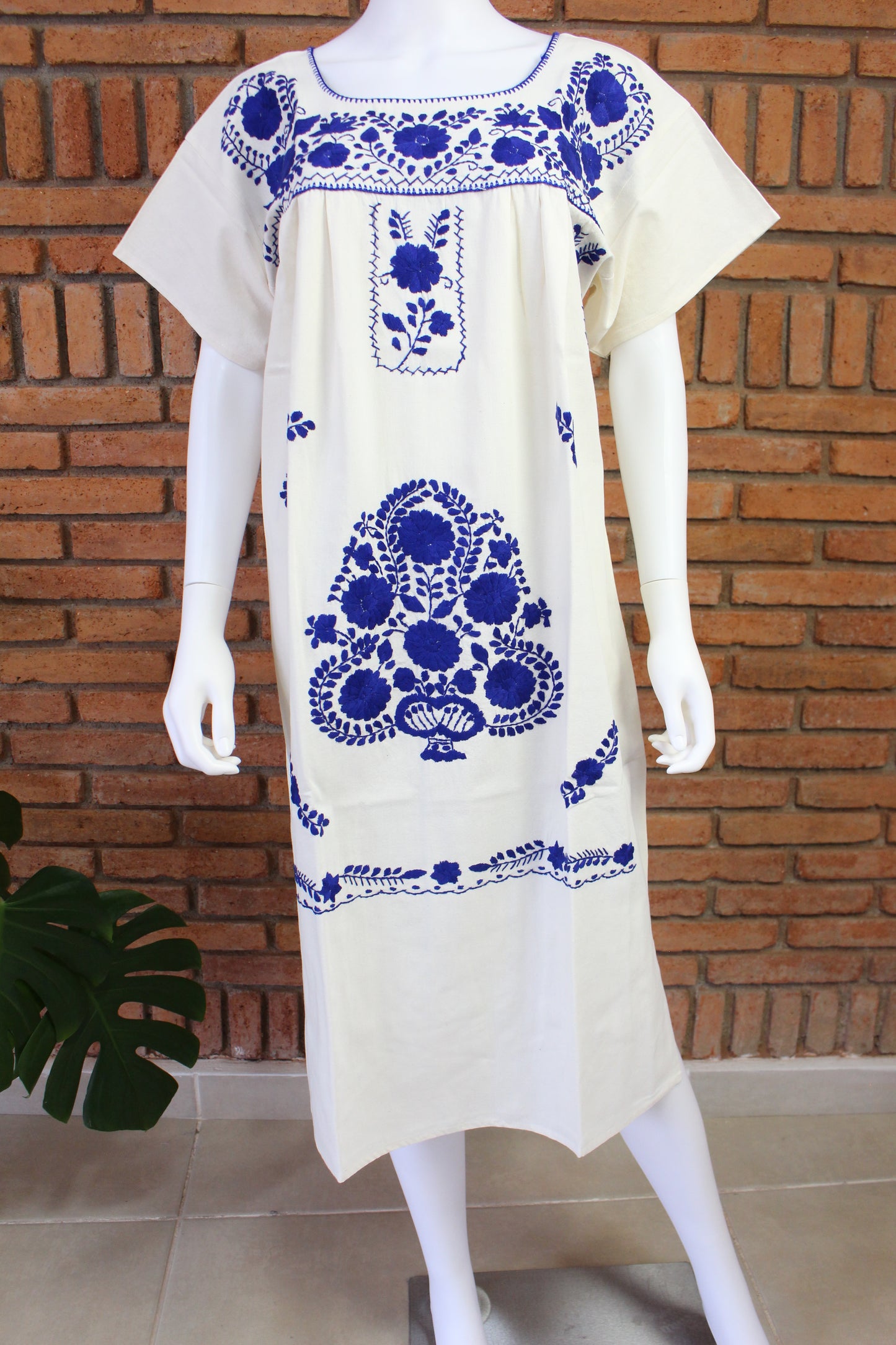 Vestido Mexicano Manta Bordado a Mano Talla Chica