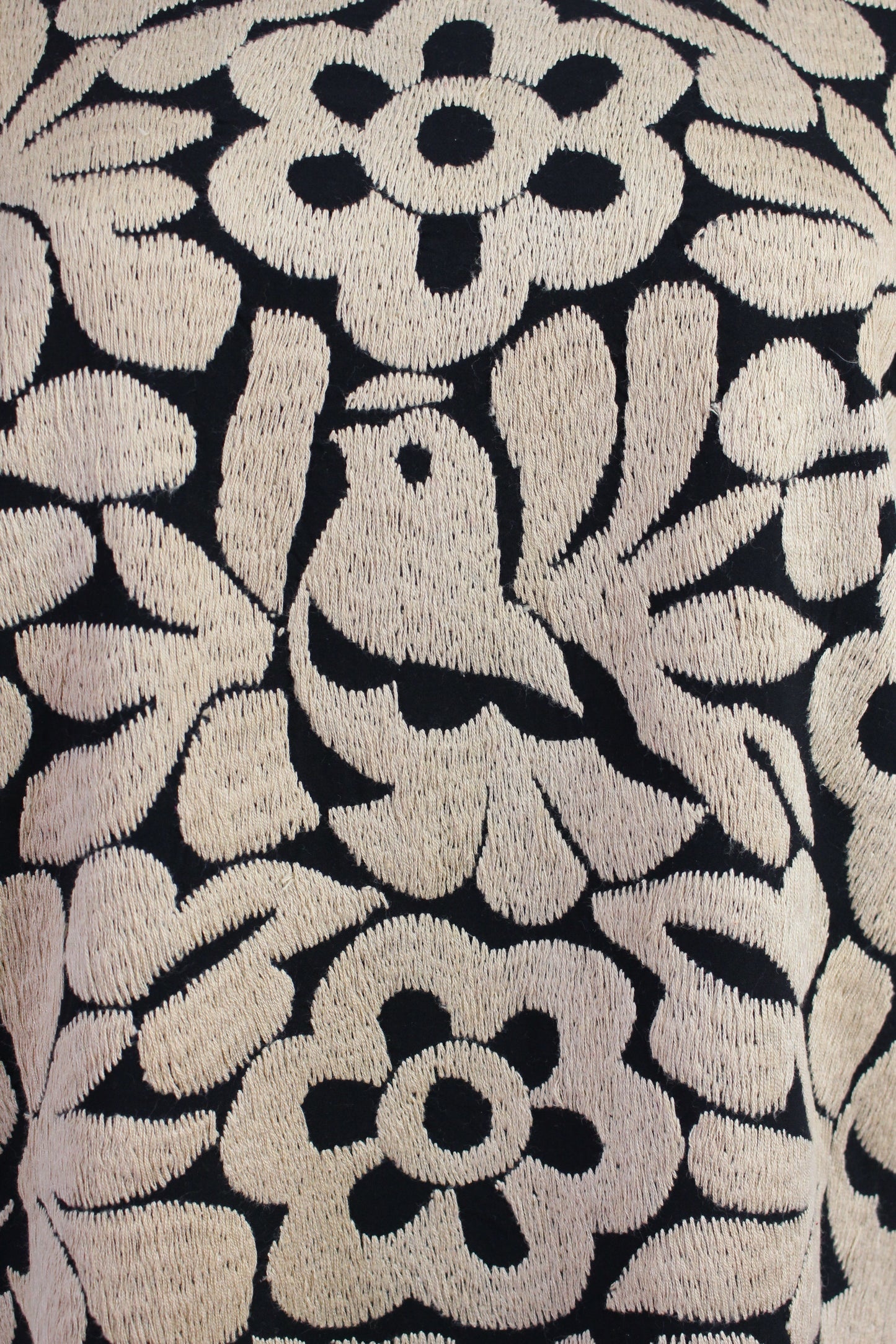 Blusas Bordada a Mano Negro con Caqui Mod. Jalapa Unitalla.