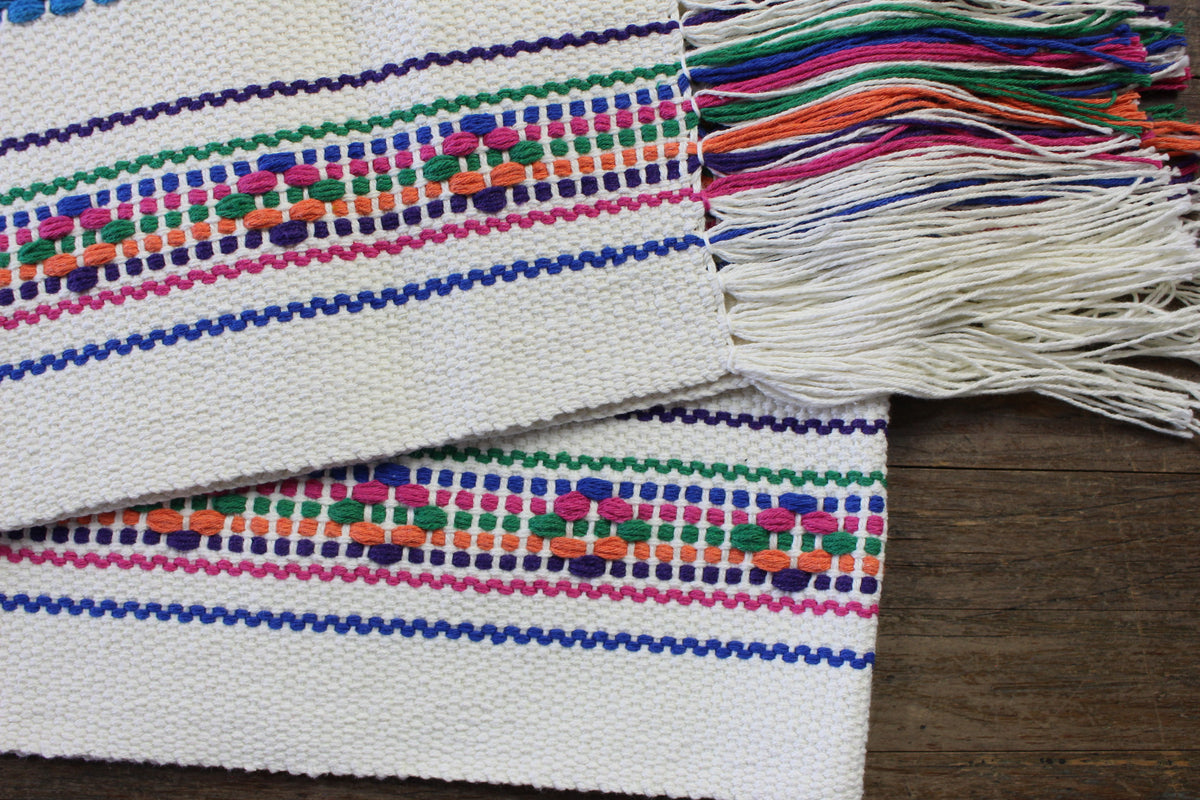 CAMINO DE MESA Beige con Multicolor Hecho en Telar de Cintura.
