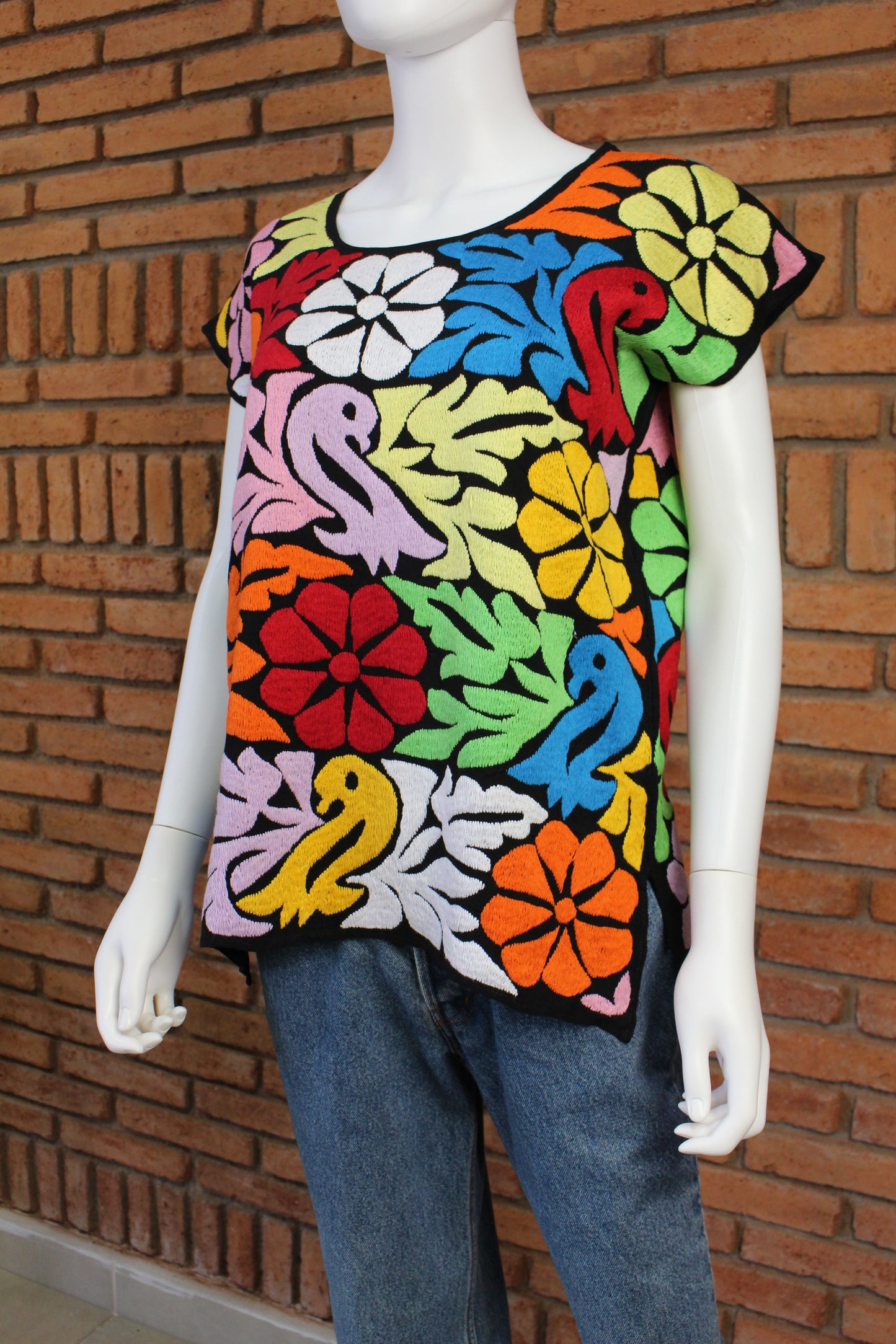 Blusa Bordada a Mano Mod. Jalapa Negro/multicolor 1 Unitalla.