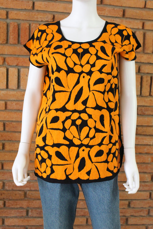 Blusas Bordada a Mano Negro con Naranja Mod. Jalapa Unitalla.