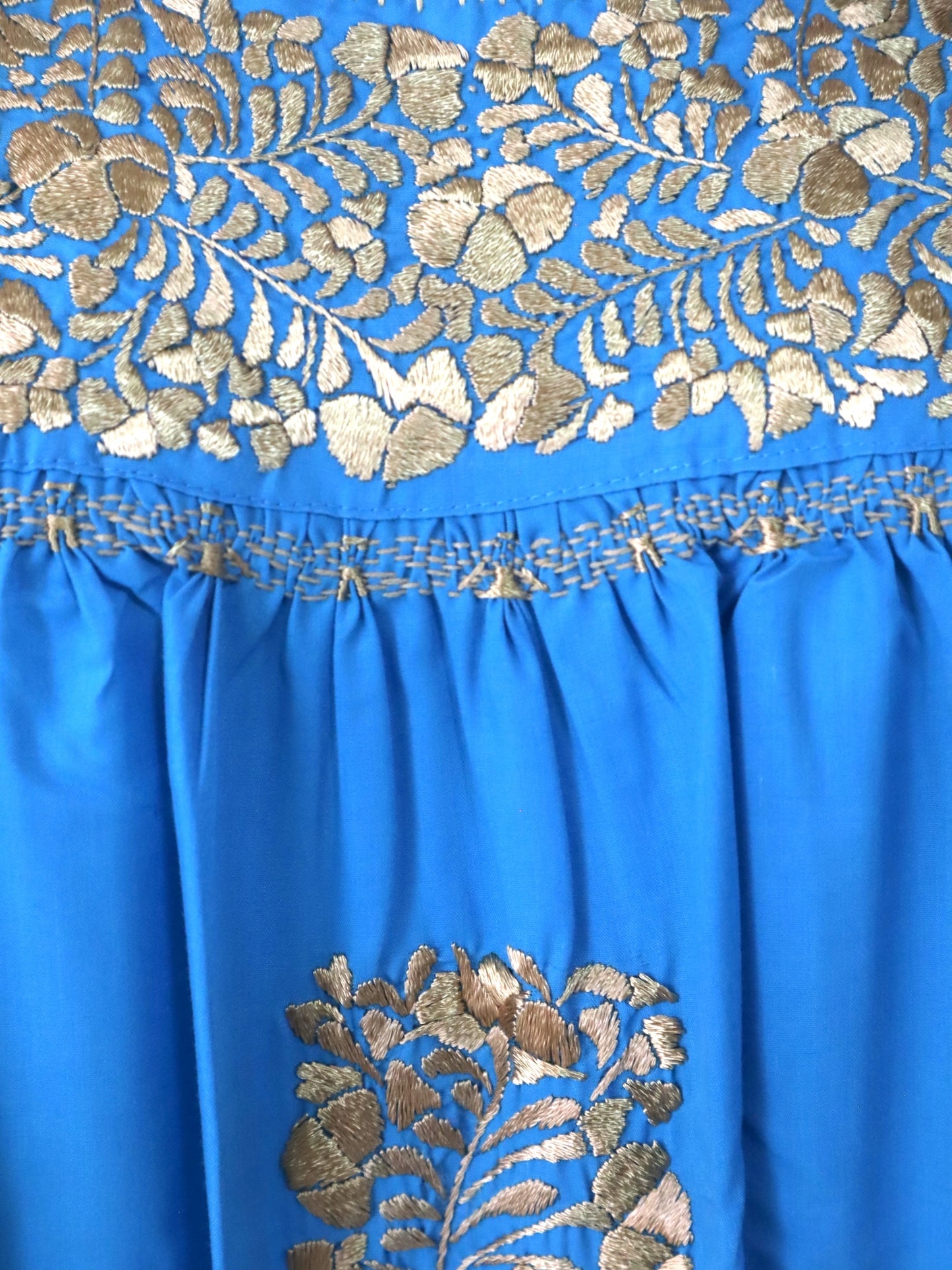 Vestido Bordado a Mano Turquesa con Dorado Mod. San Antonino Unitalla.